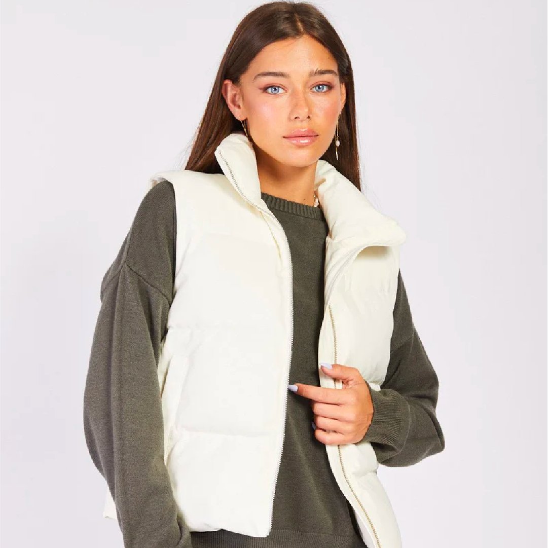 Vest yourself up: כל הדרכים לשלב וסט במלתחה שלך - Inter Jeans