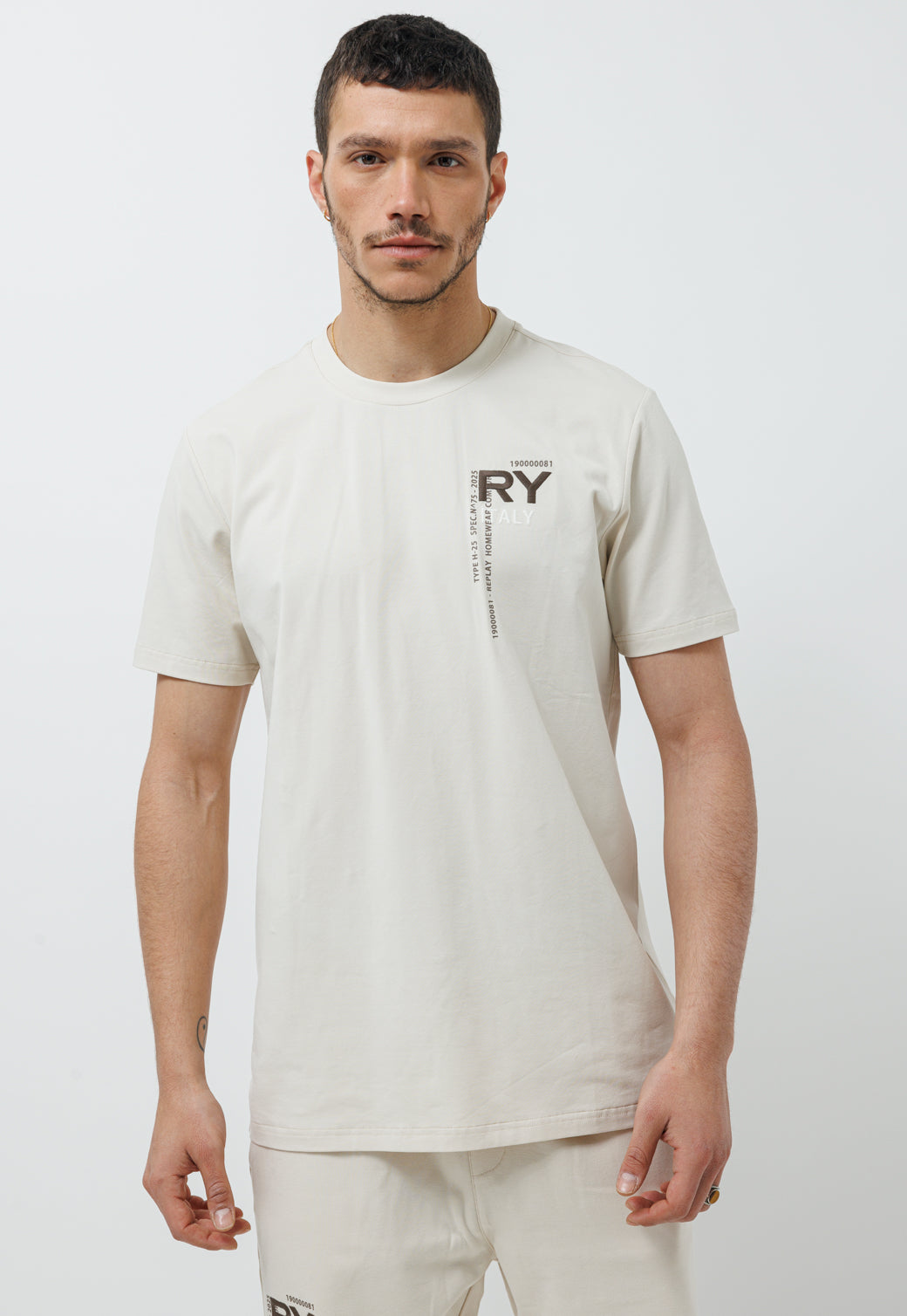 חליפת טרנינג קצרה לגברים בצבע אוף וייט