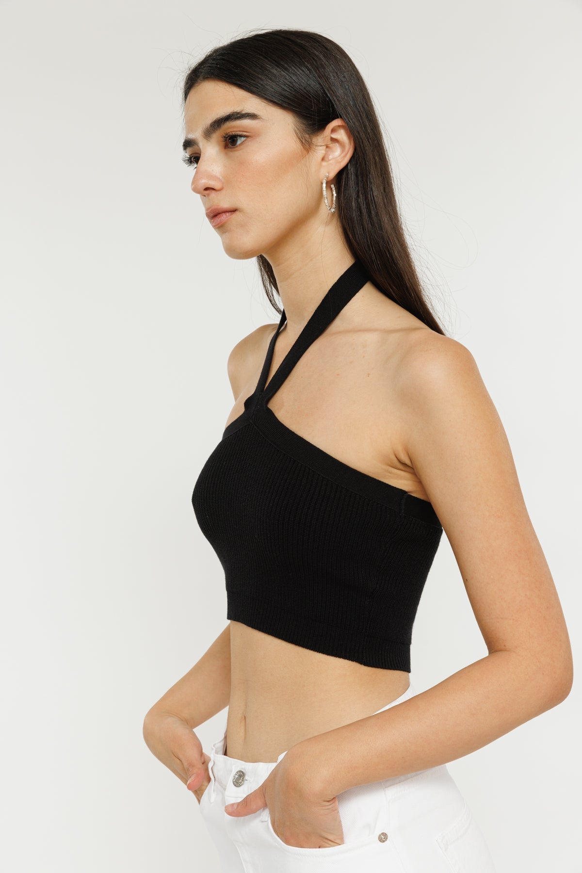 גופיית קרופ Collar בצבע שחור