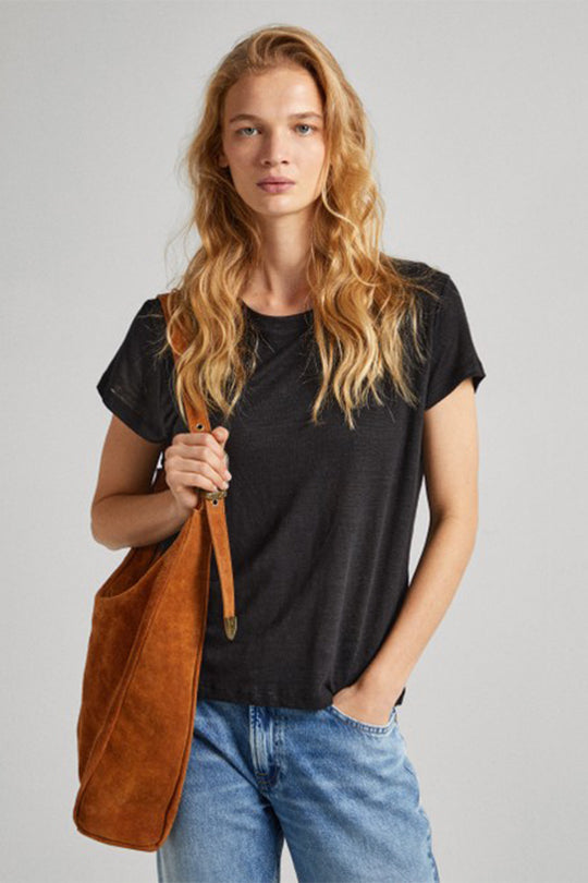 טי שירט Lilian Pepe Jeans לנשים בצבע שחור עם צווארון עגול
