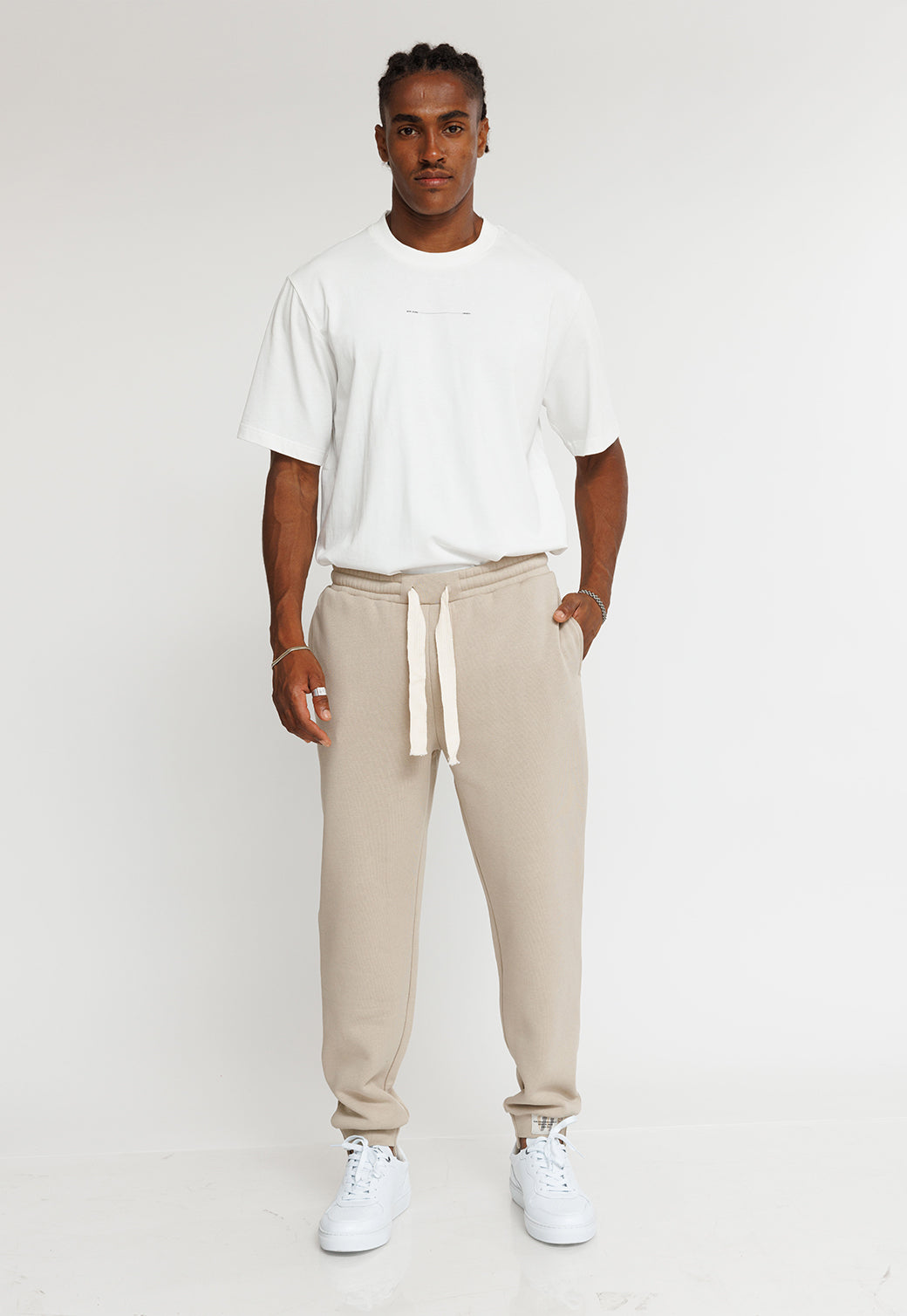 מכנסי טרנינג עם שרוך רחב לגברים בצבע בז'