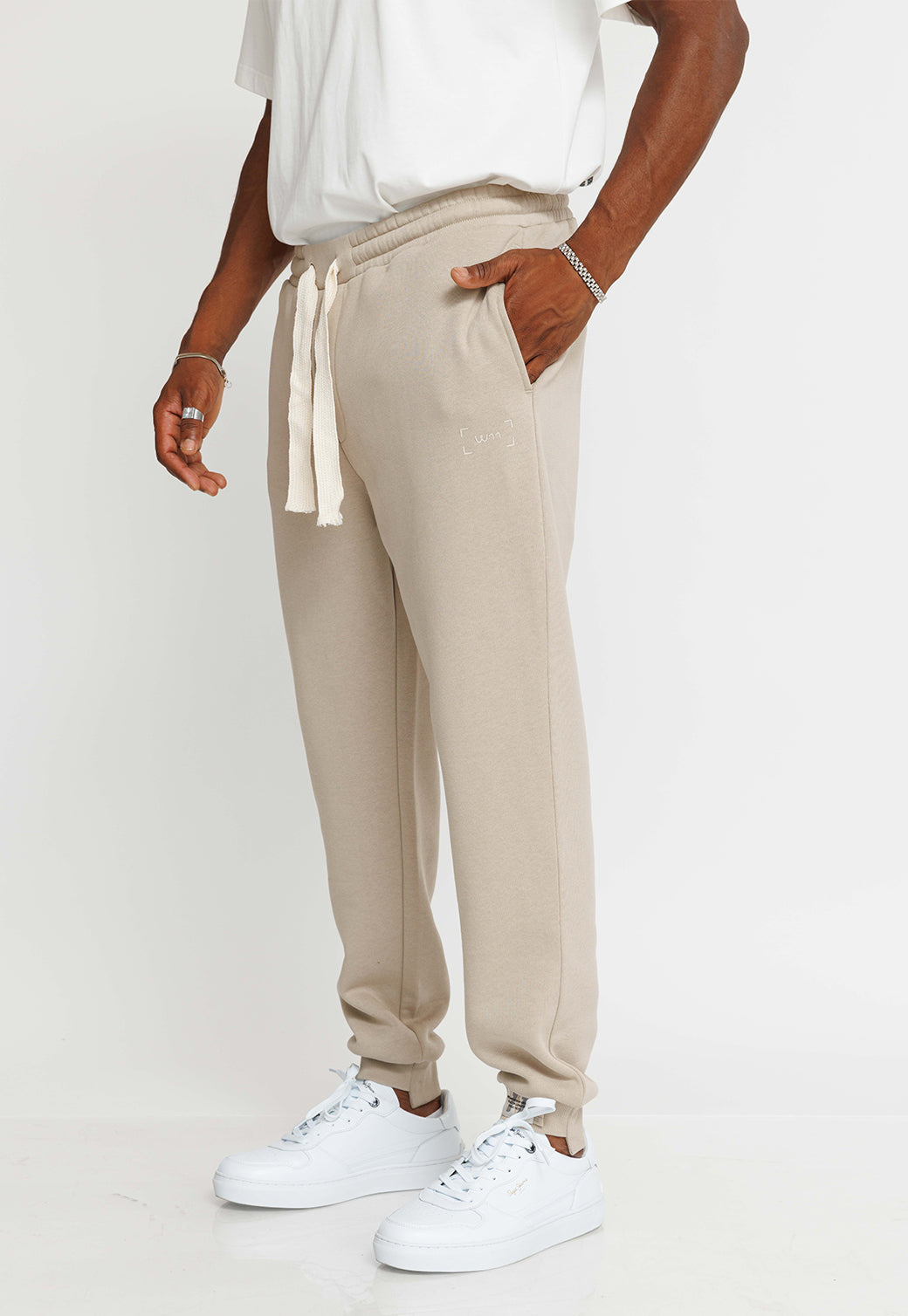 מכנסי טרנינג עם שרוך רחב לגברים בצבע בז'