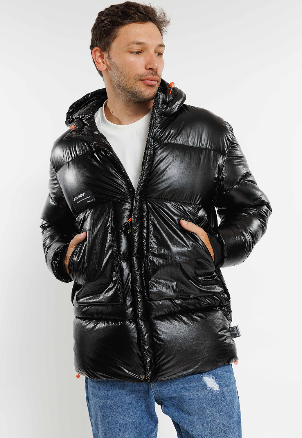 מעיל פוך מבריק עם כובע בצבע שחור