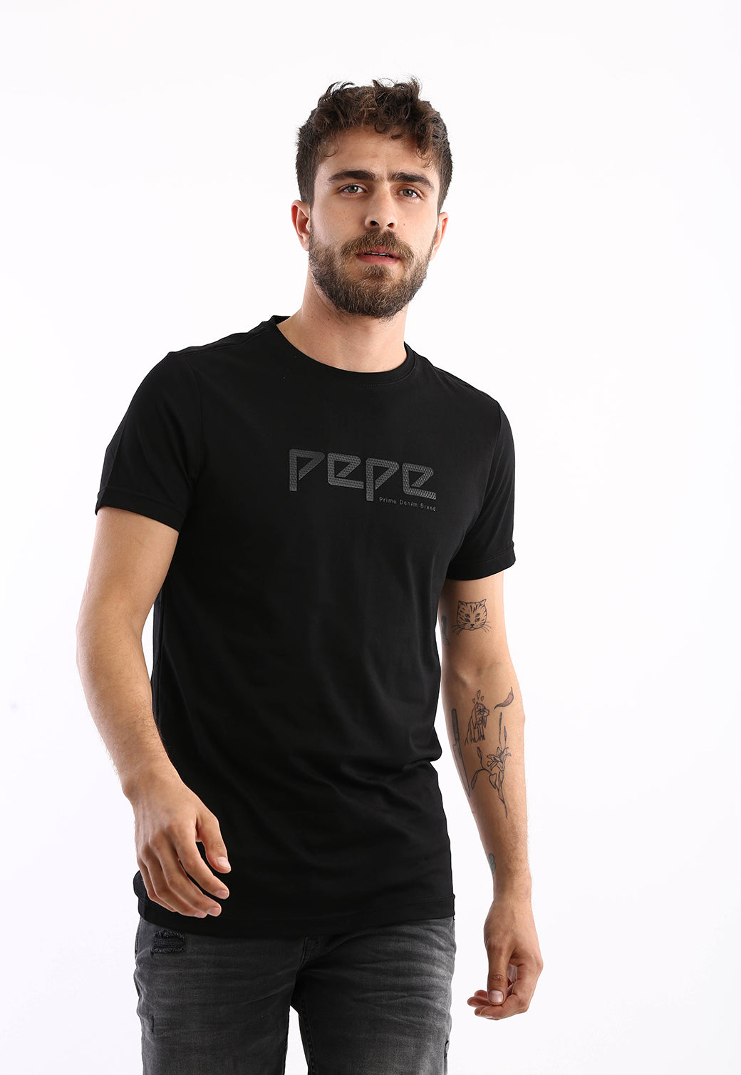 טי שירט בצבע שחור לגברים