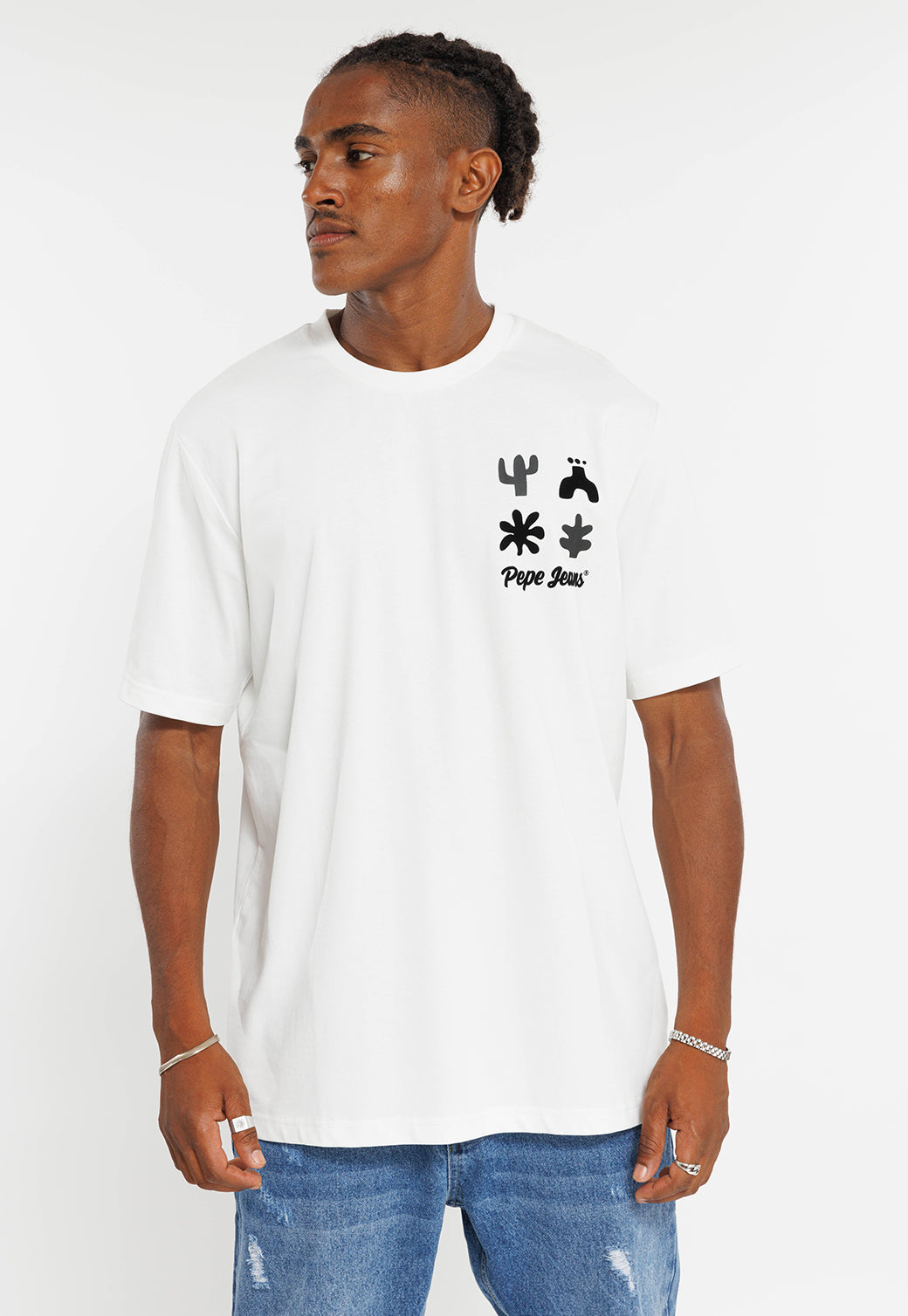 טי שירט רחבה עם הדפס בצבע לבן