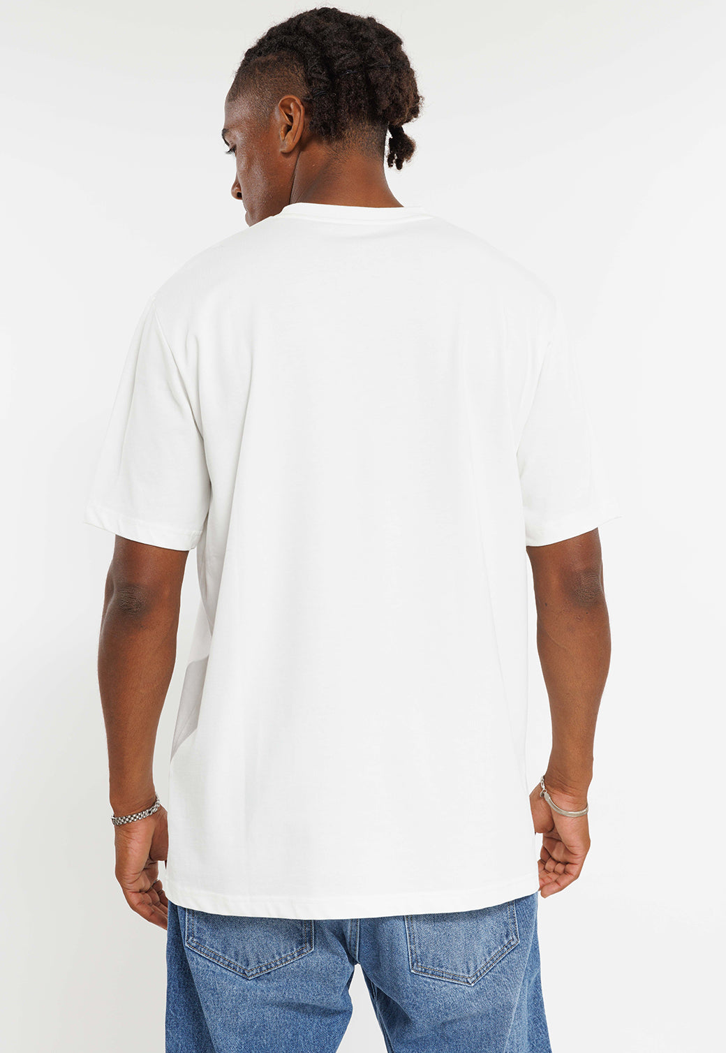 טי שירט רחבה עם הדפס בצבע לבן