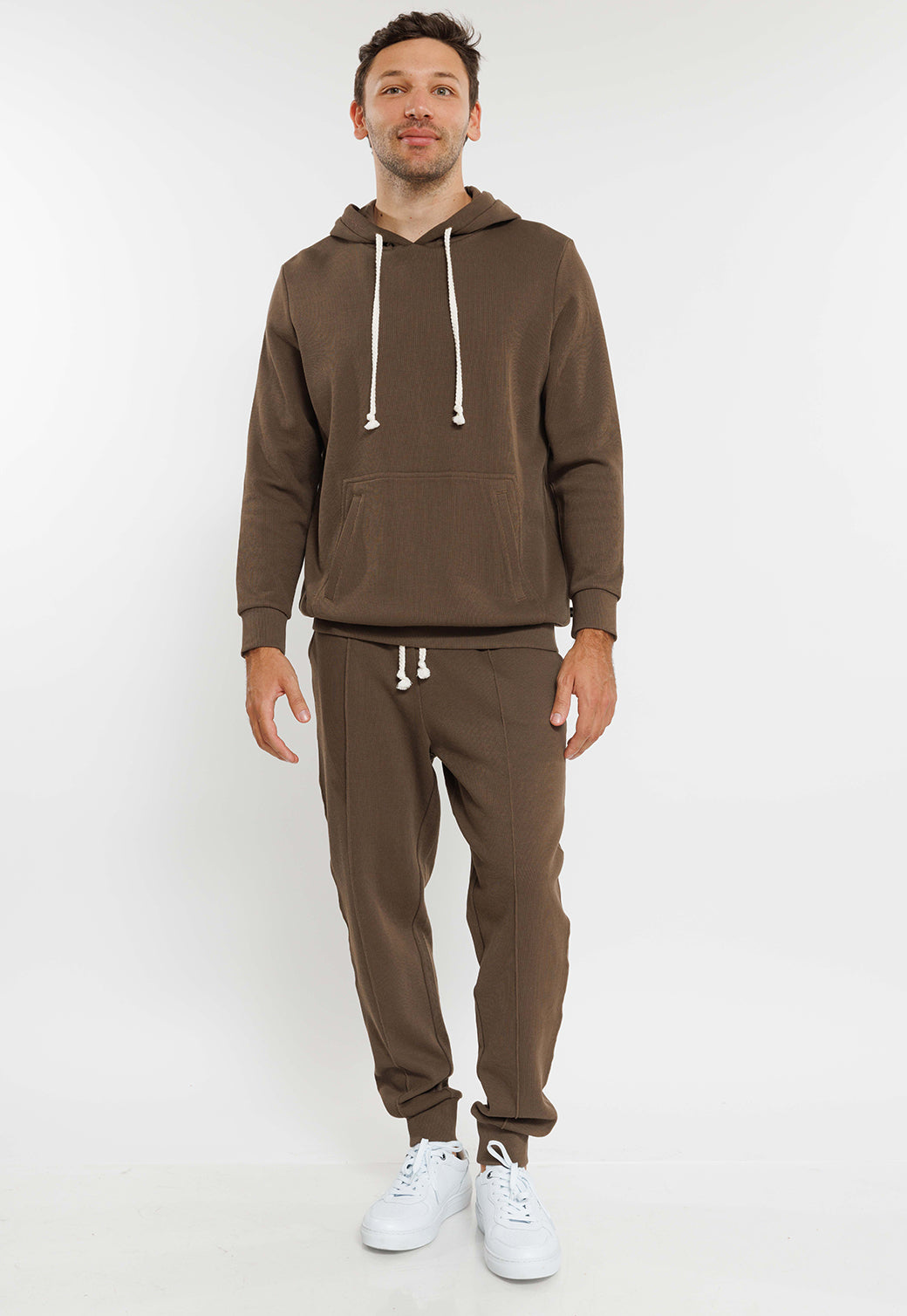 קפוצ'ון בצבע חום לגברים