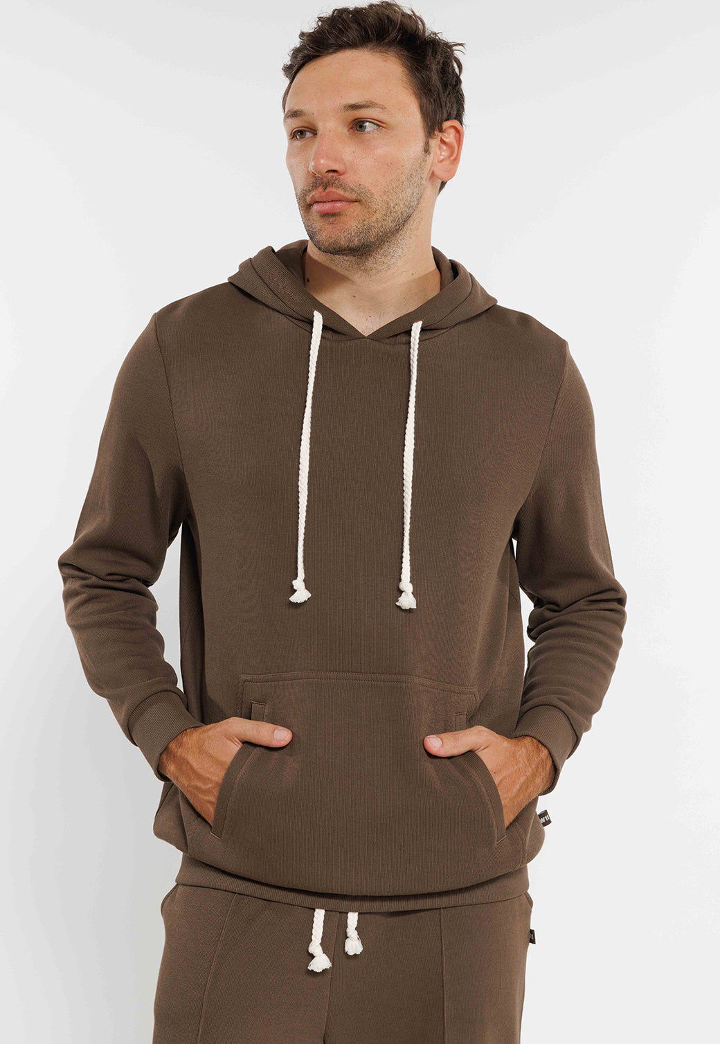 קפוצ'ון בצבע חום לגברים