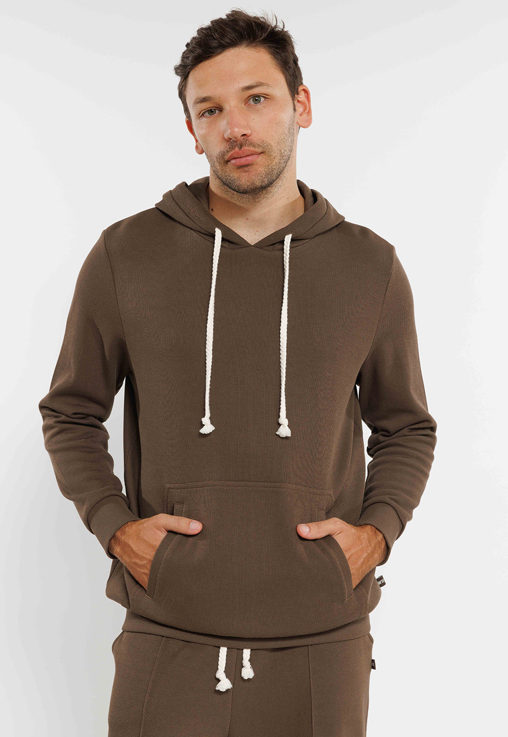 קפוצ'ון בצבע חום לגברים