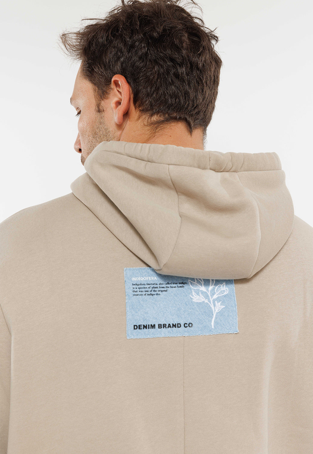 קפוצ'ון בגוון טאופ בז' עם הדפס לגברים