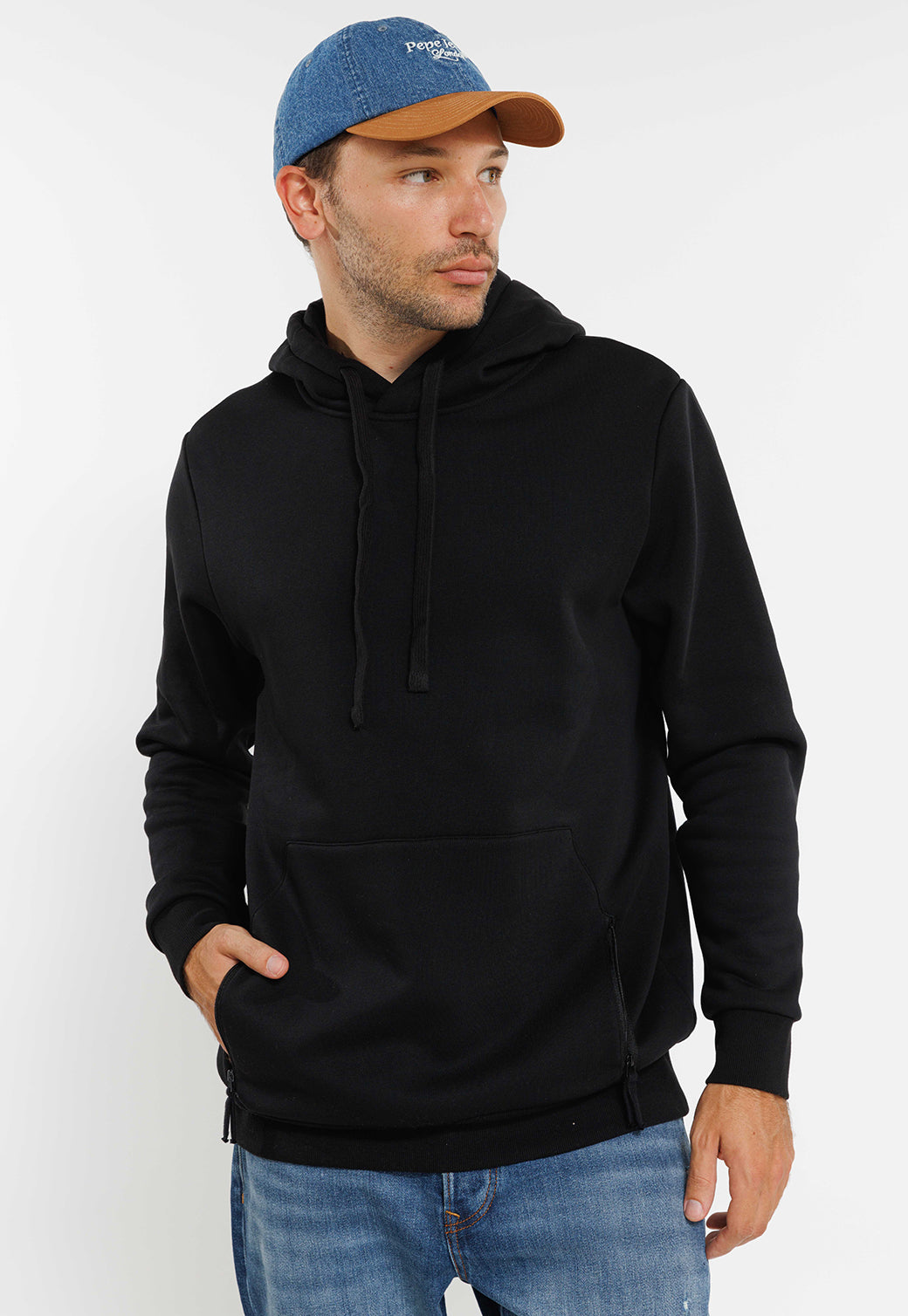 קפוצ'ון עם הדפס אחורי SOF בצבע שחור