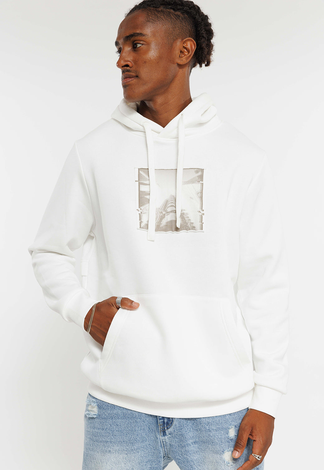 קפוצ'ון עם הדפס מרובע לגברים בצבע לבן