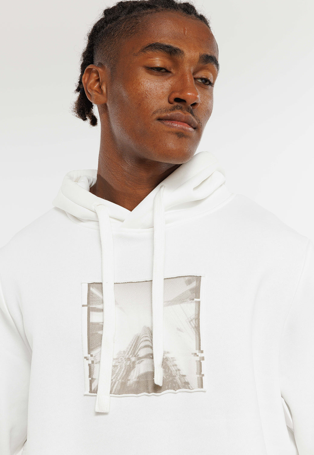 קפוצ'ון עם הדפס מרובע לגברים בצבע לבן