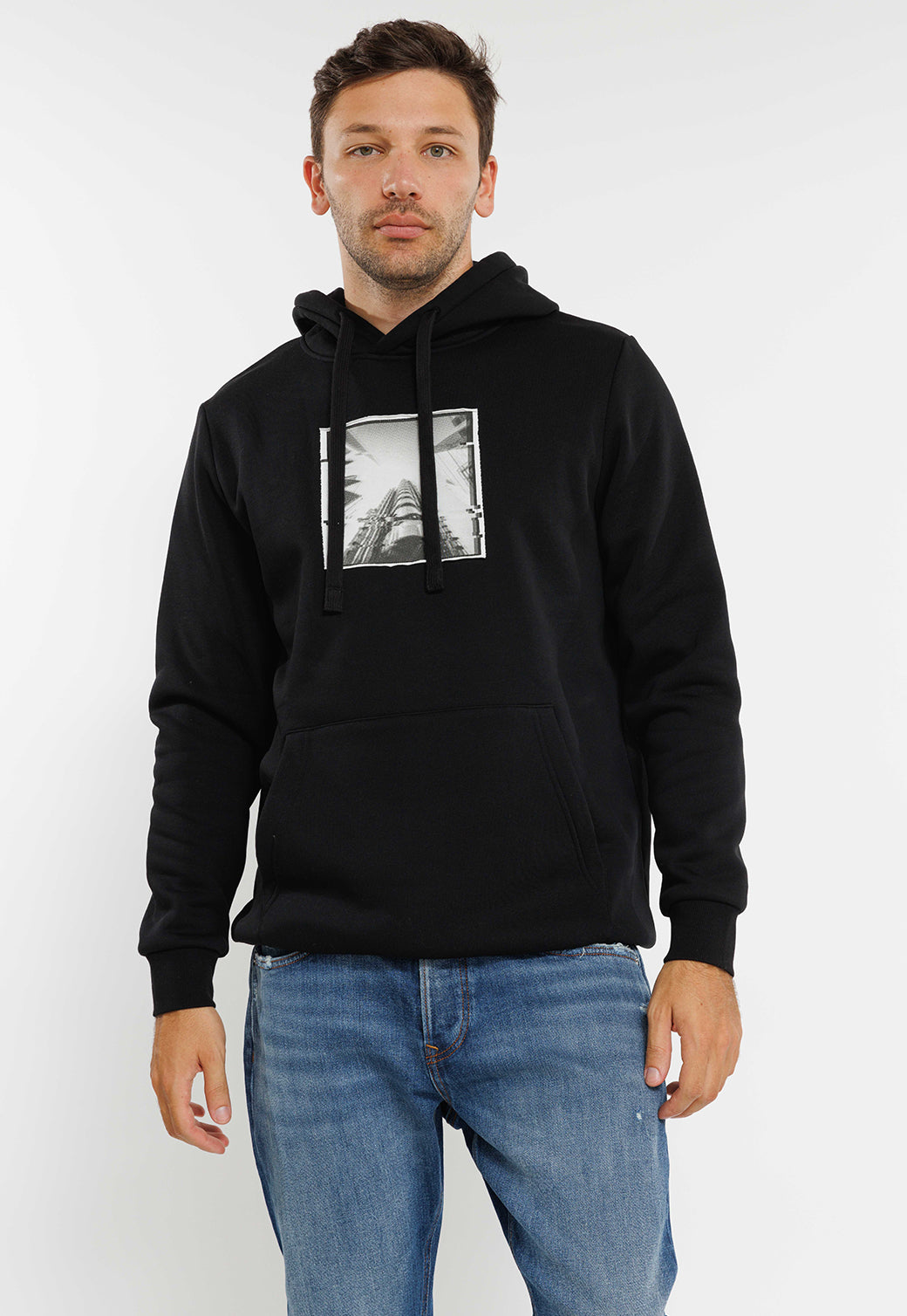 קפוצ'ון עם הדפס מרובע לגברים בצבע שחור