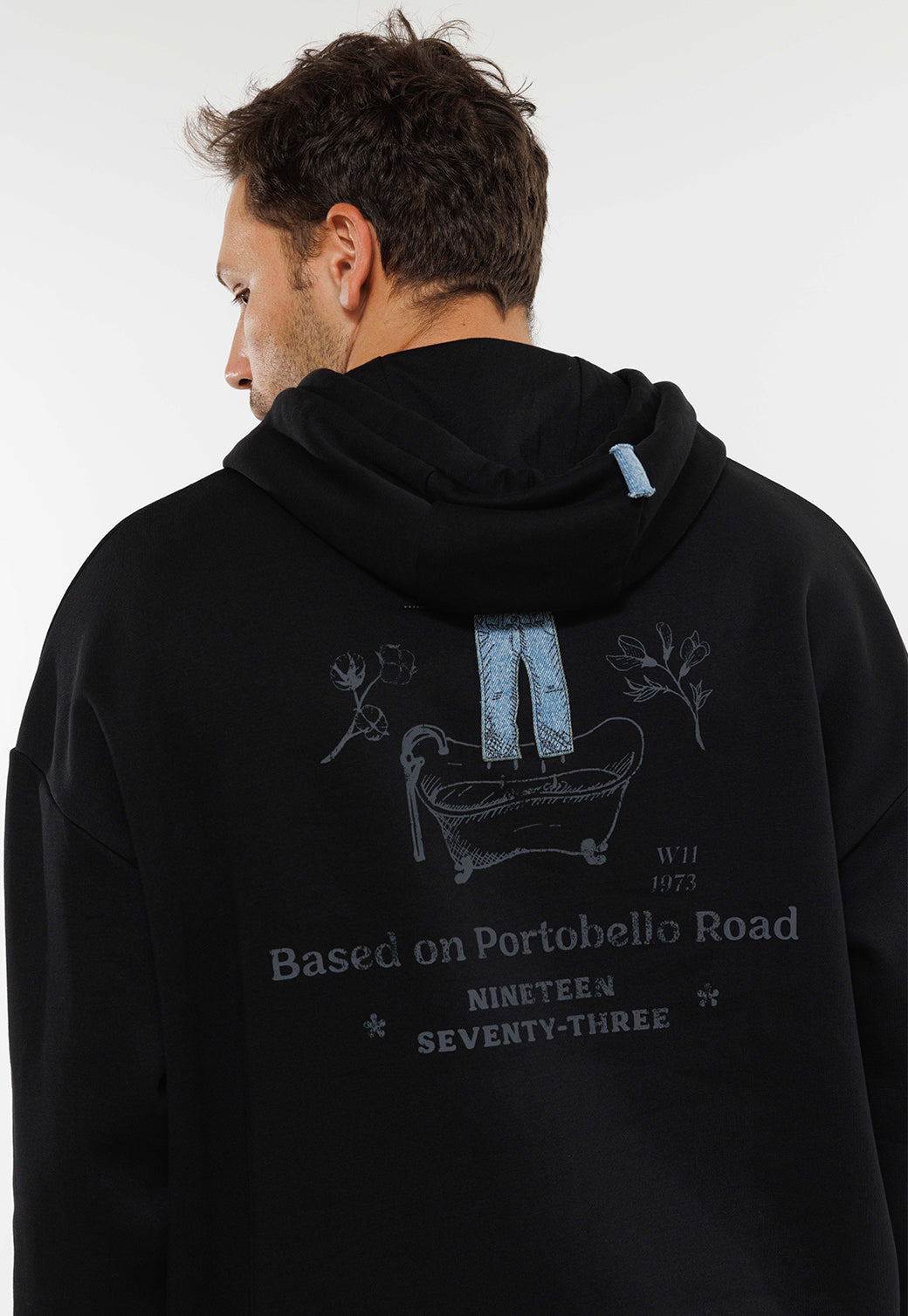 קפוצ'ון JEAN עם הדפס בגב בצבע שחור