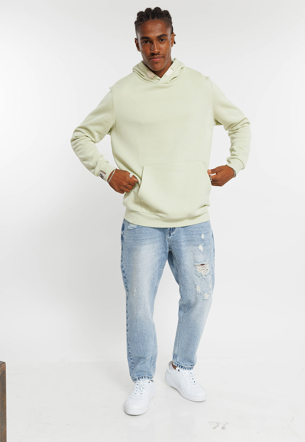 קפוצ'ון קלאסי לגברים בצבע ירוק בהיר