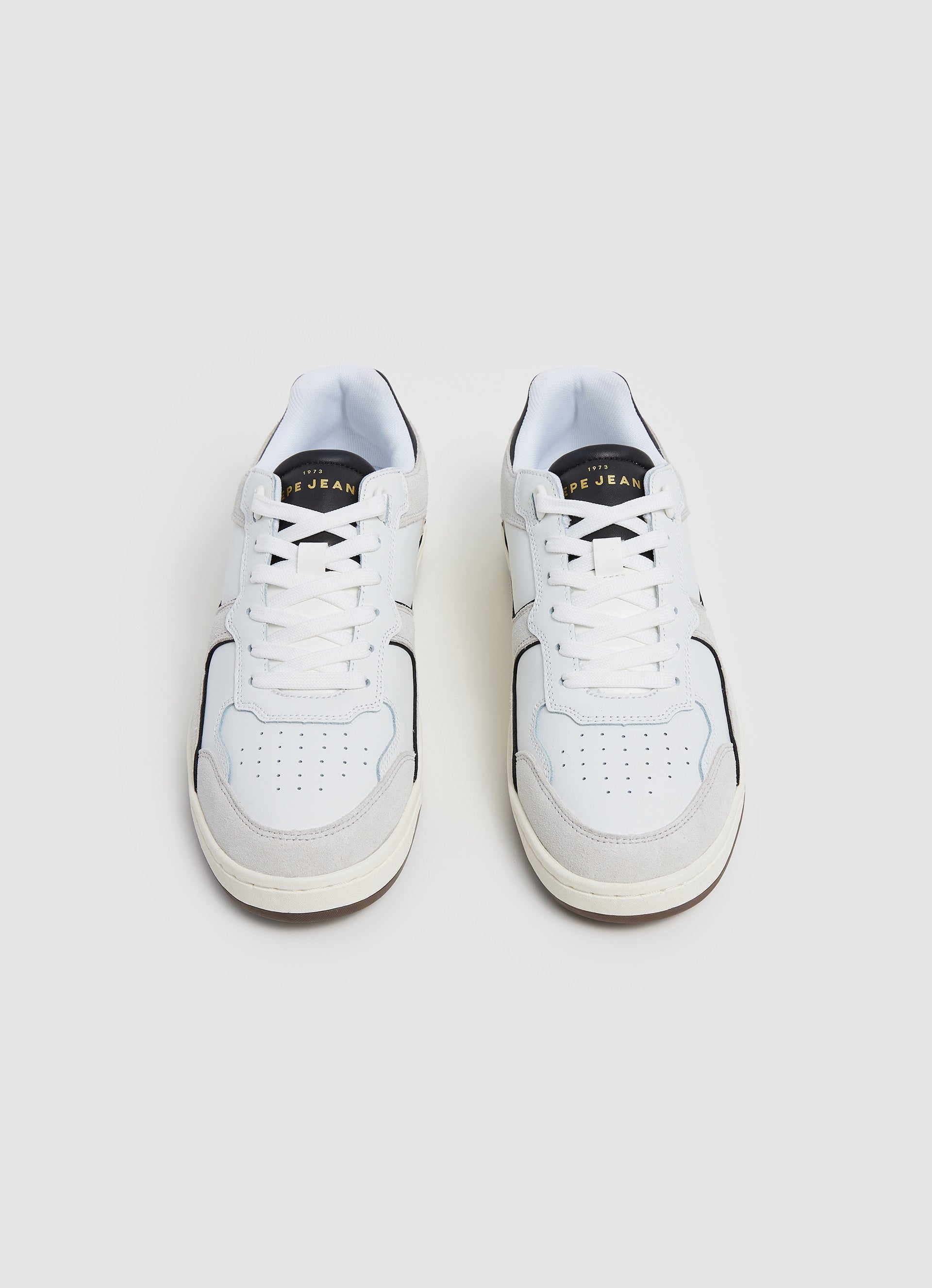 סניקרס לגברים בעיצוב רטרו בצבע לבן ואפור