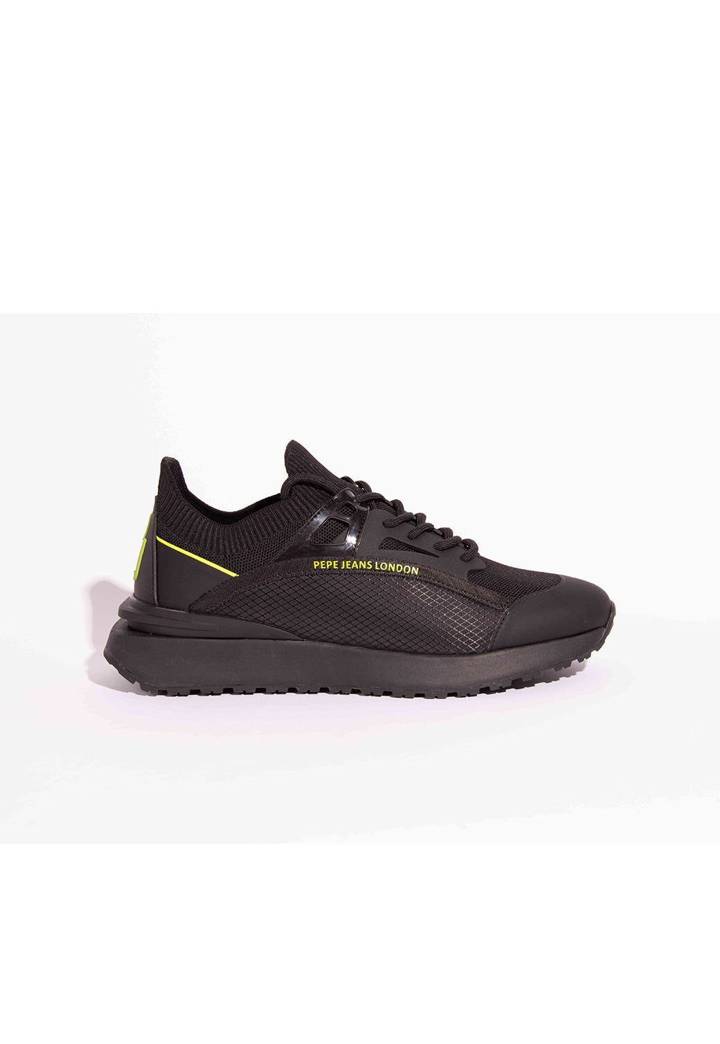 סניקרס ספורטיביות לגברים עם דיטיילים