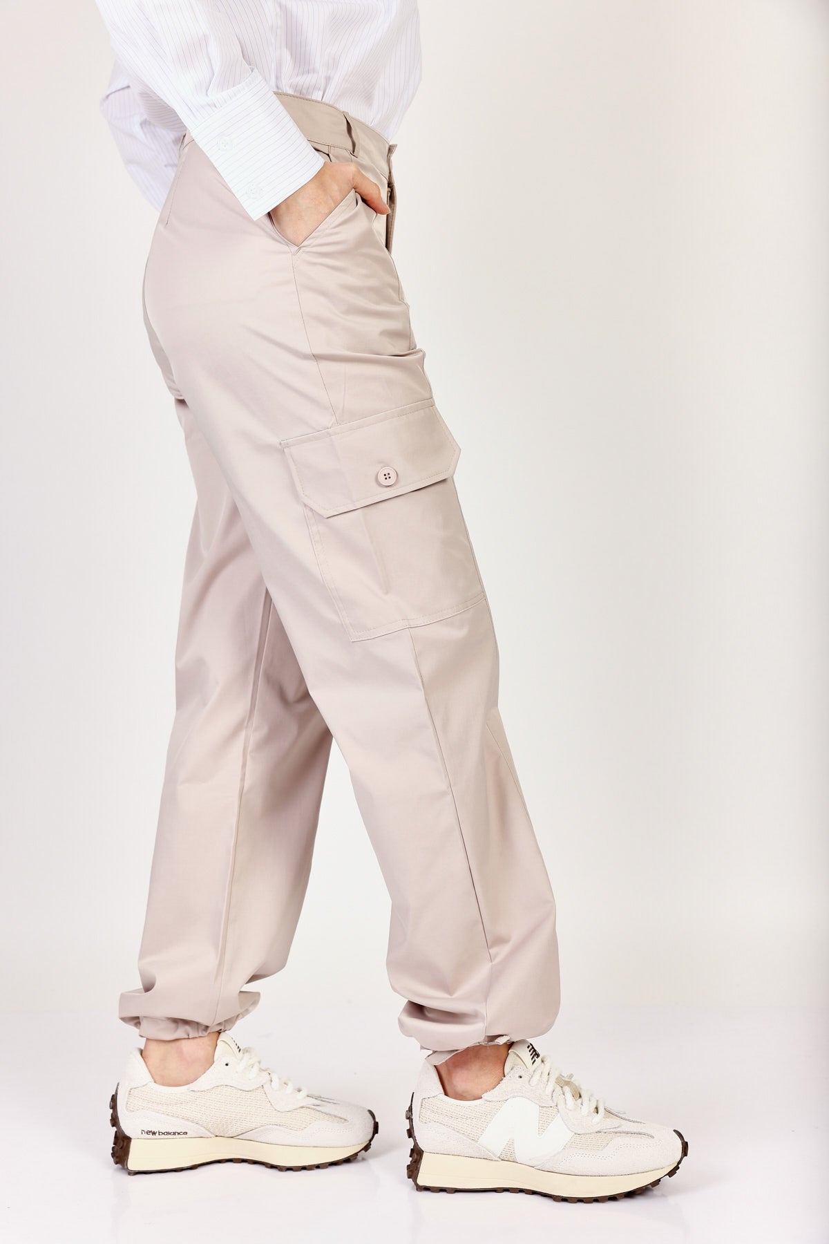 מכנסי קרגו Sofia בצבע בז'