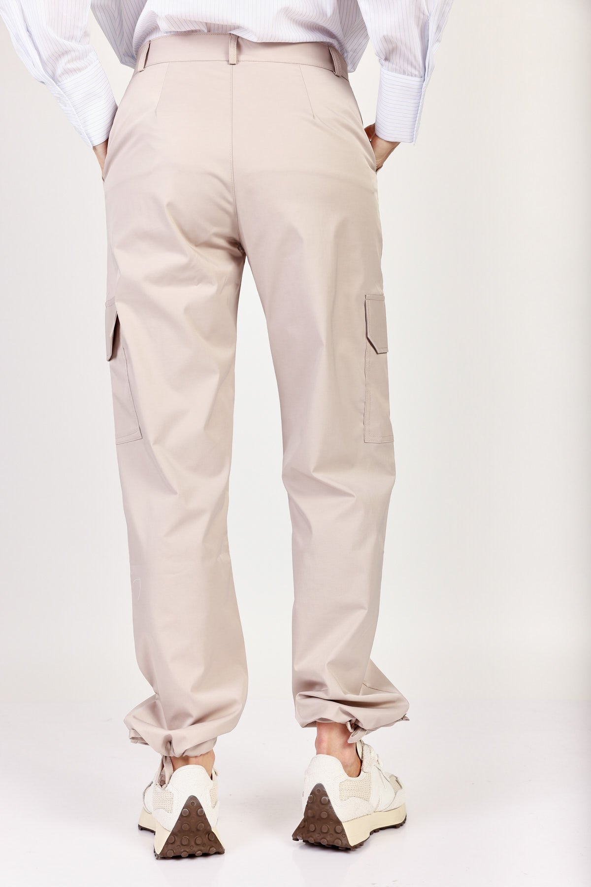 מכנסי קרגו Sofia בצבע בז'