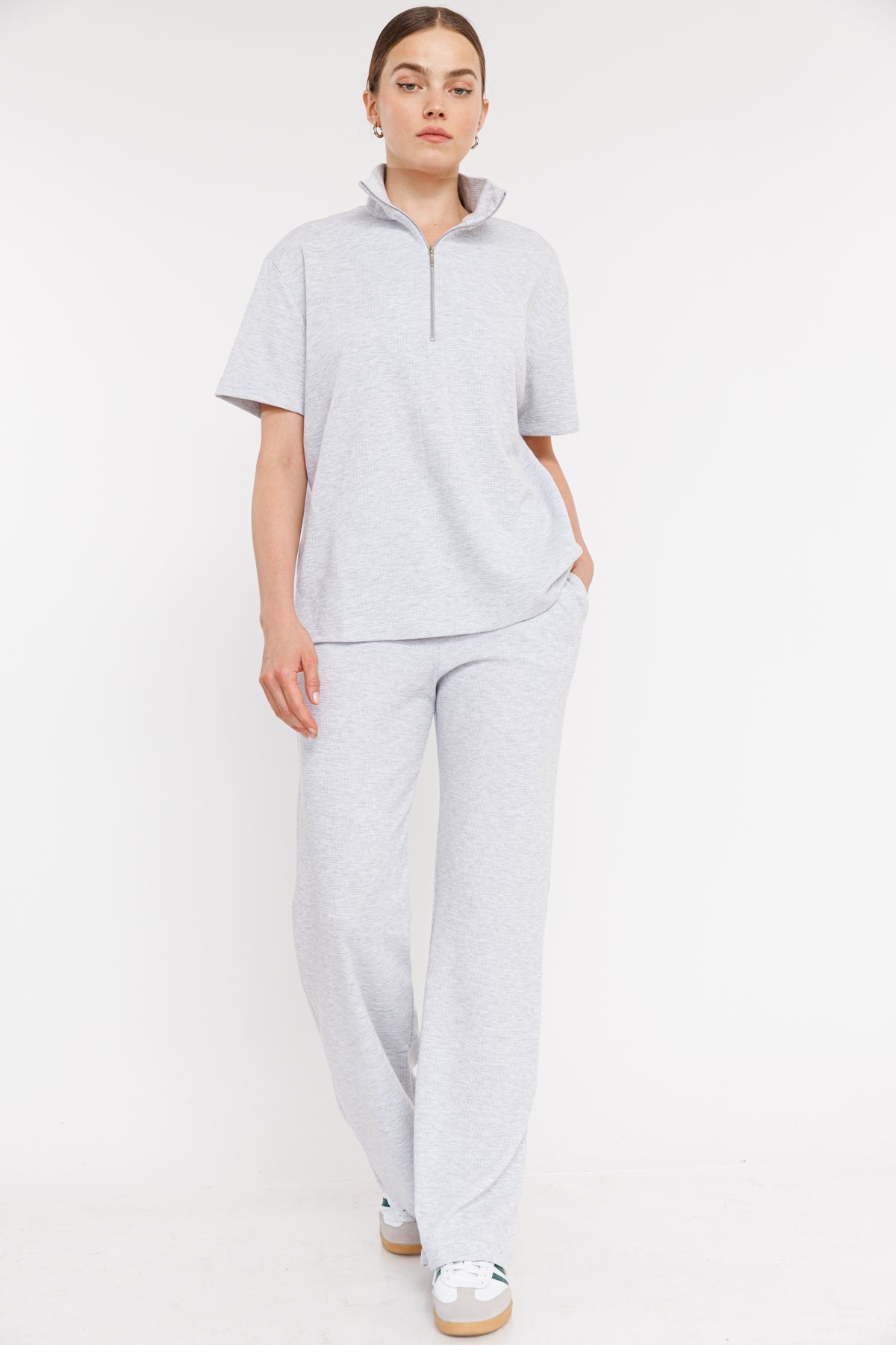 מכנסי טרנינג רחבים Alphi בצבע אפור