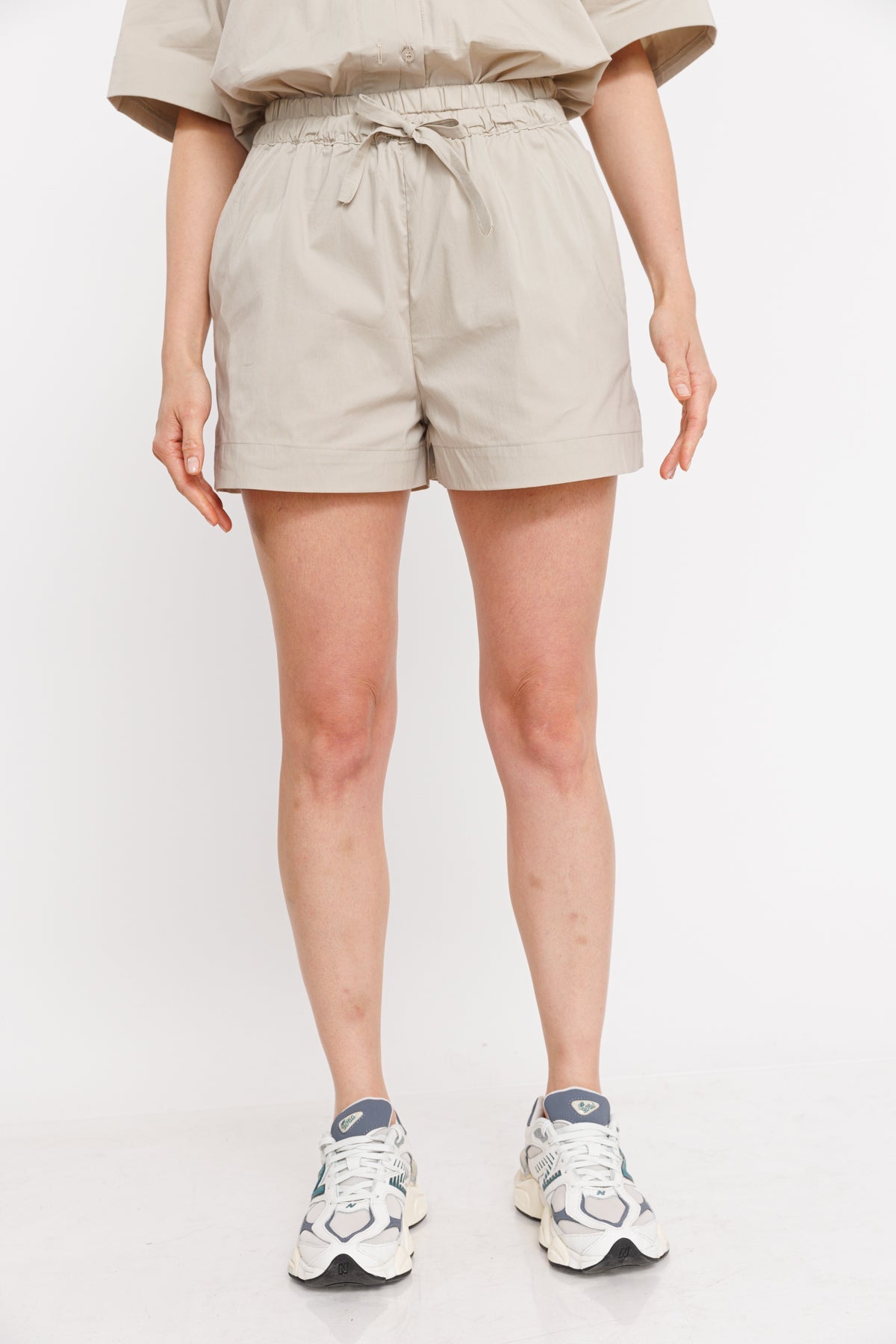 מכנסיים קצרים Hana בצבע בז'