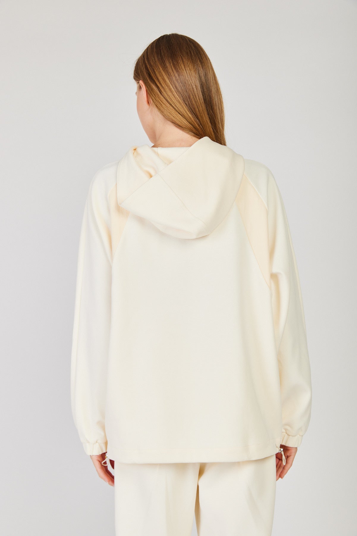 קפוצ'ון Helena בצבע קרם