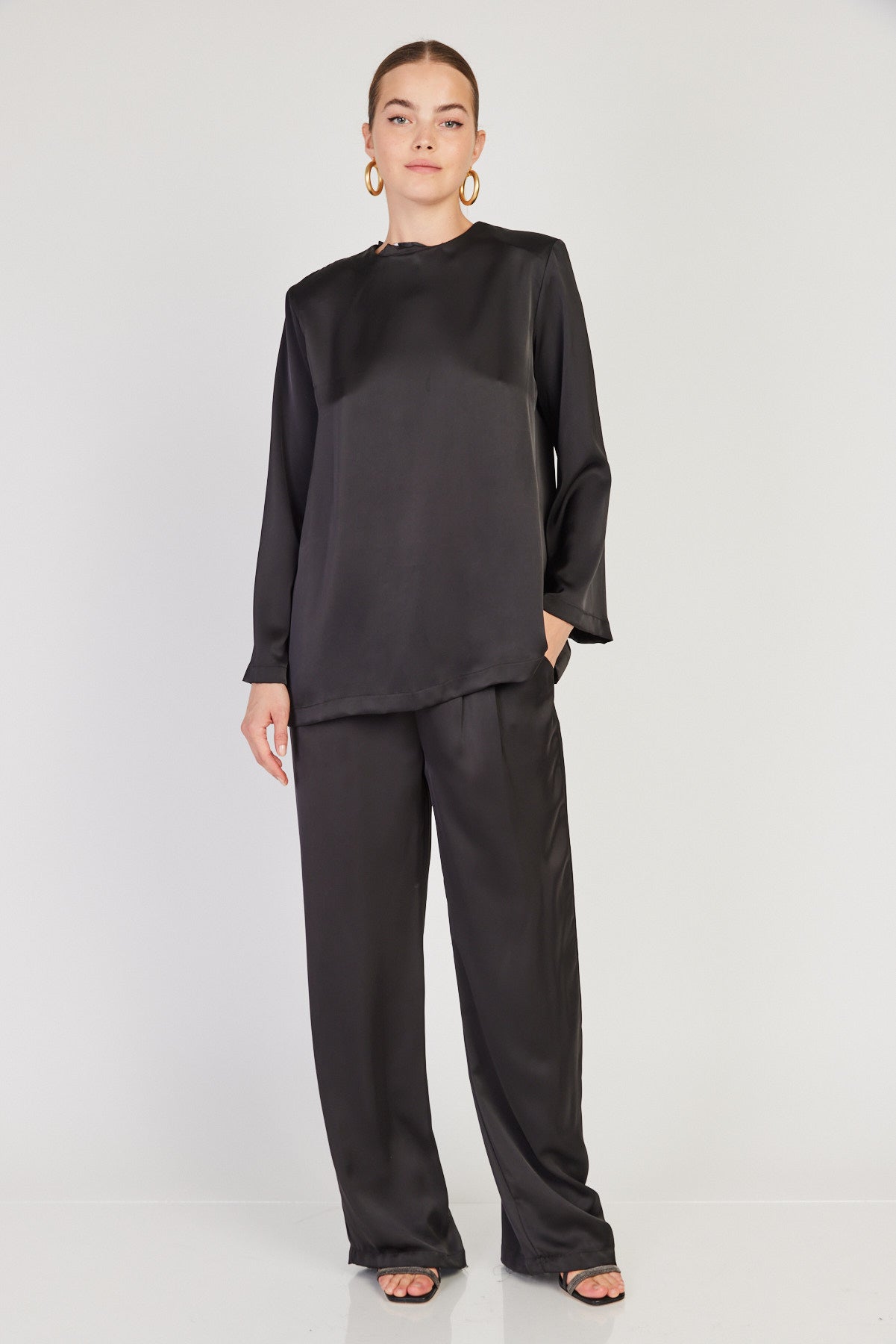 חולצת Himani בצבע שחור