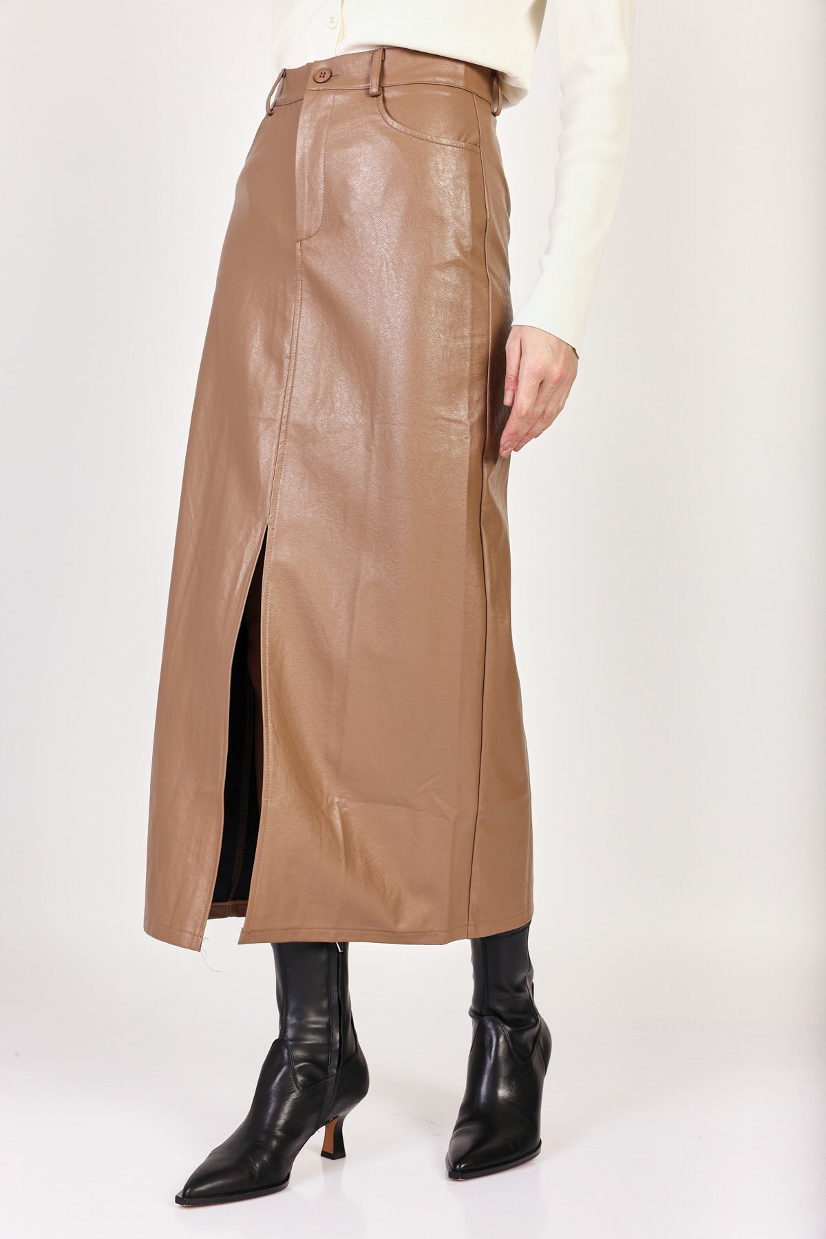 חצאית דמוי עור Camille בצבע חום