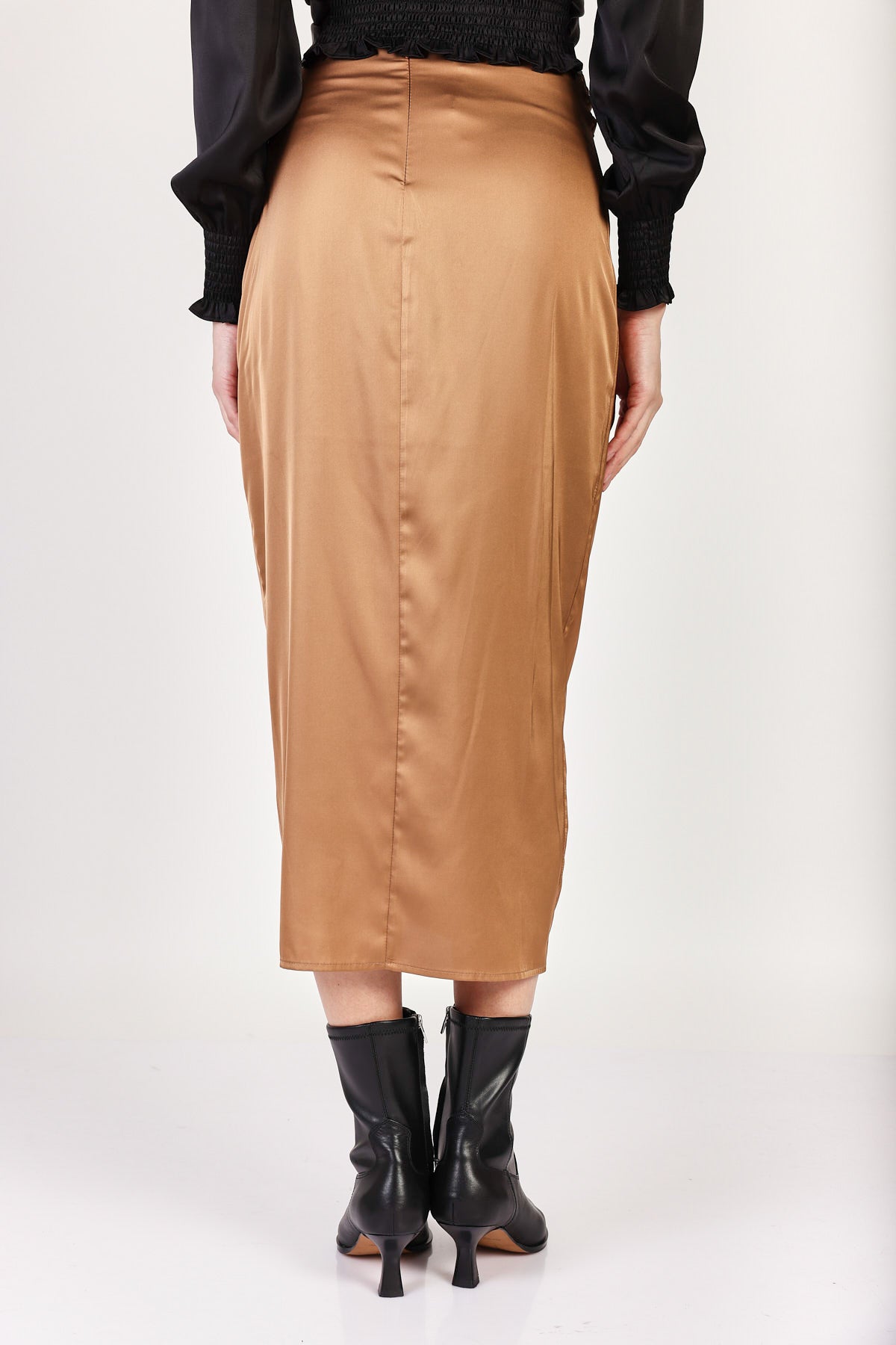 חצאית מידי Moro בצבע קאמל