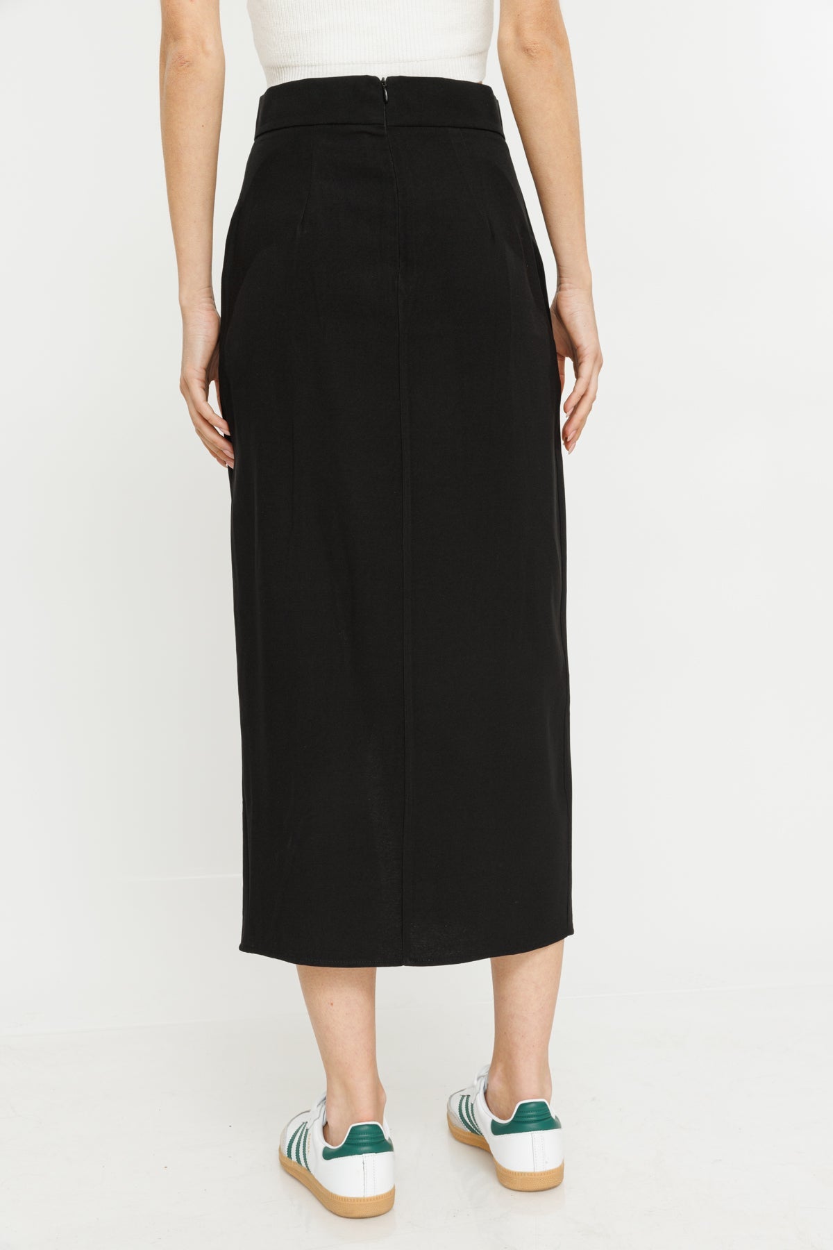 חצאית מעטפת Overlap בצבע שחור