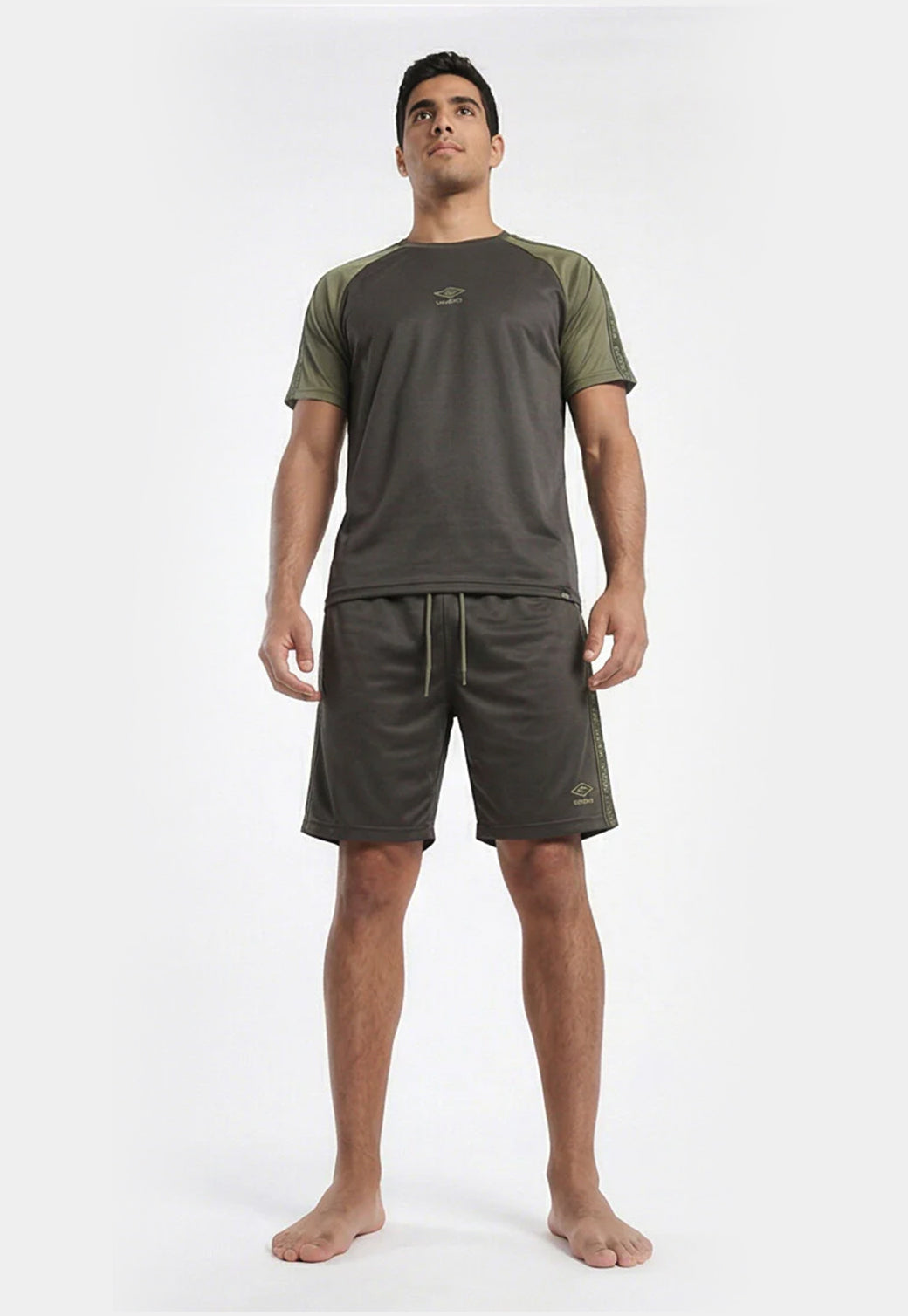 סט אימון UMBRO לגברים בצבע זית ואפור כהה עם לוגו יהלום בגב