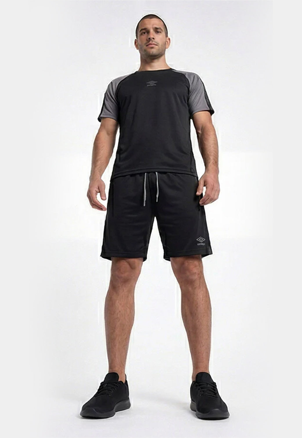 סט אימון UMBRO לגברים בצבע שחור עם שרוולי רגלן אפורים