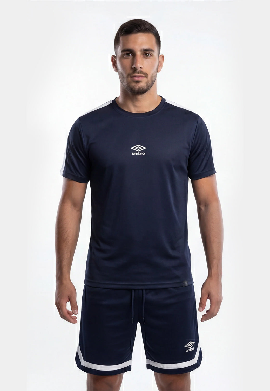 סט אימון UMBRO לגברים בצבע כחול נייבי עם עיטורים לבנים