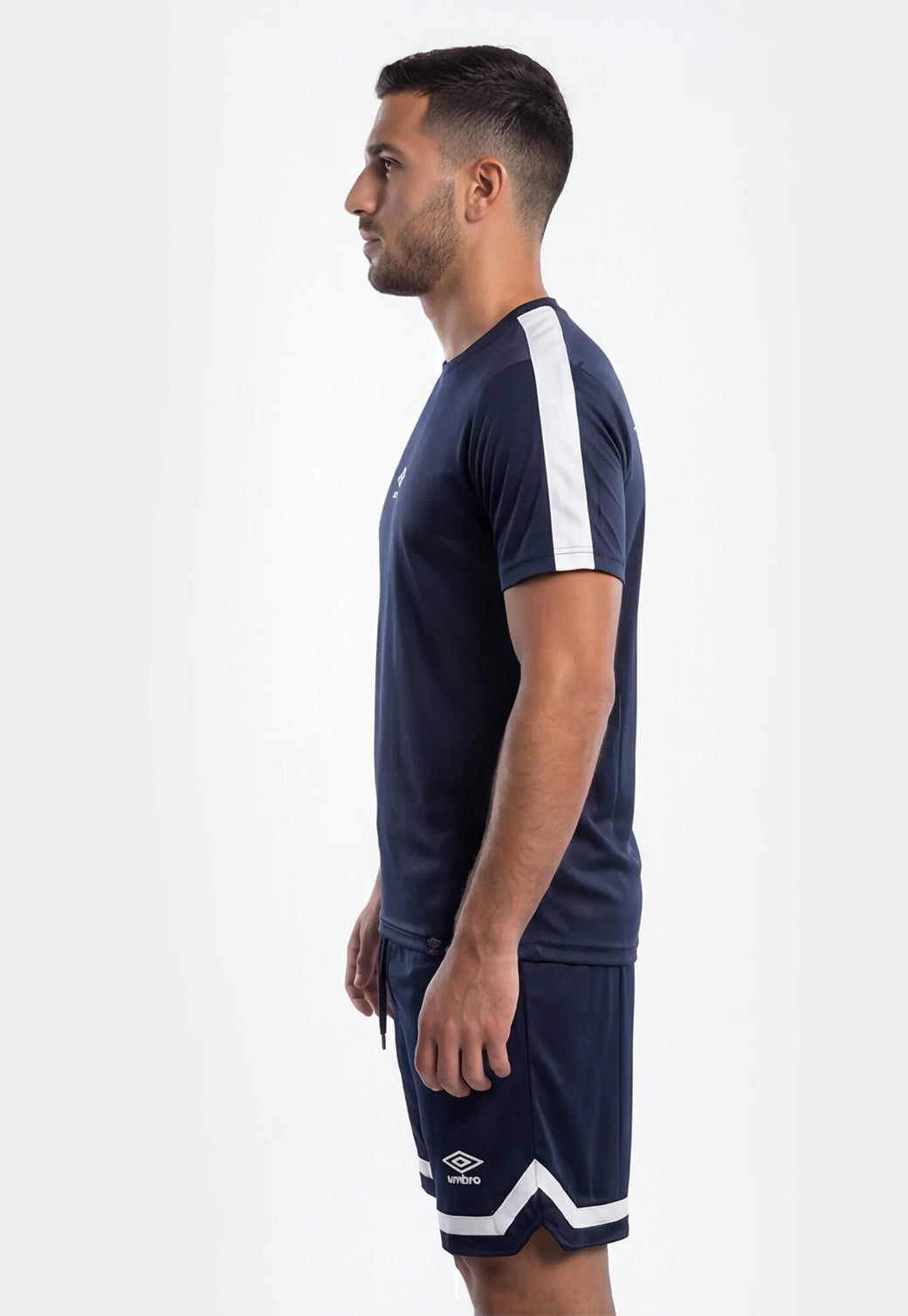סט אימון UMBRO לגברים בצבע כחול נייבי עם עיטורים לבנים