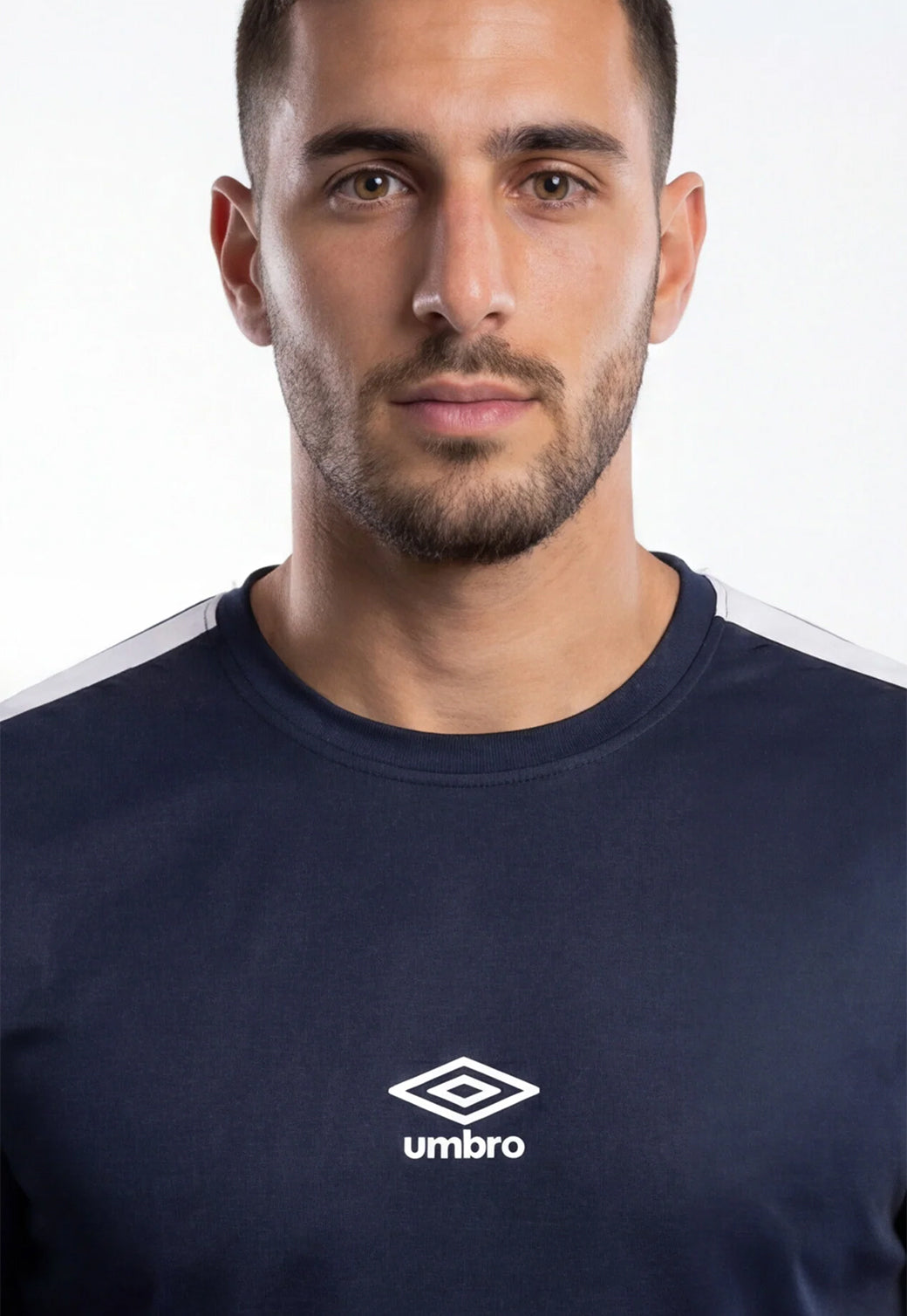 סט אימון UMBRO לגברים בצבע כחול נייבי עם עיטורים לבנים