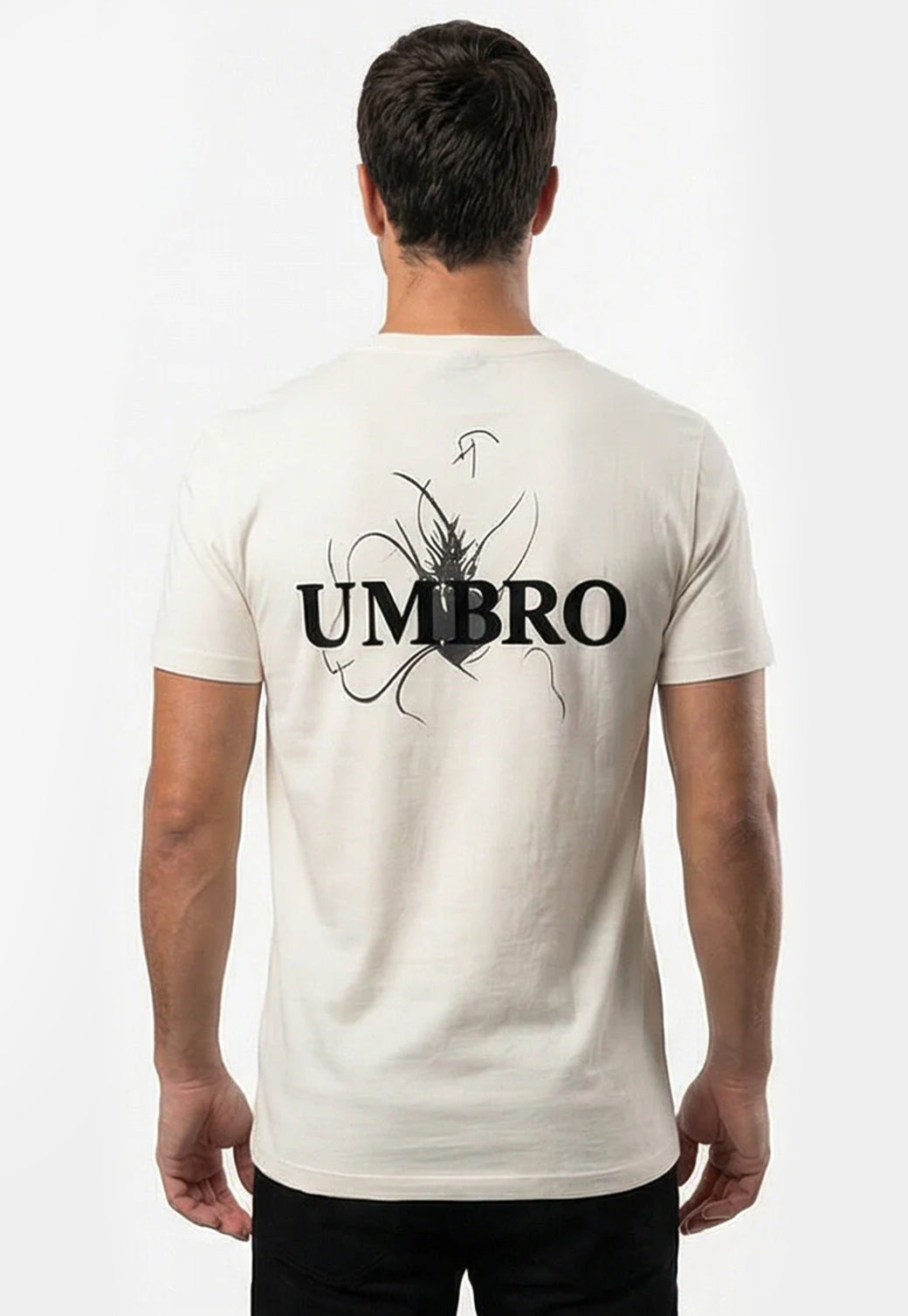 טי שירט UMBRO לגברים בצבע שמנת עם הדפס לוגו ואיור בגב