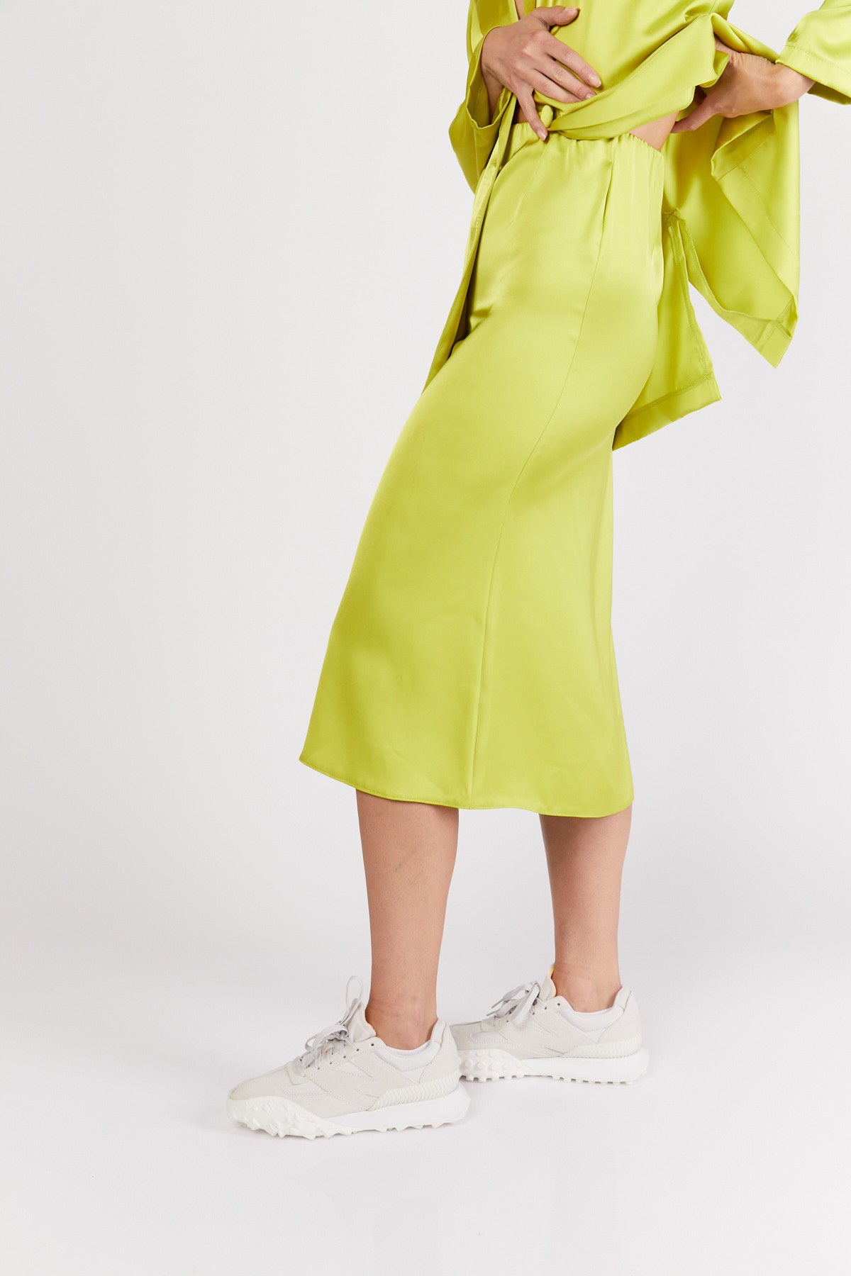 חצאית אלכס בצבע ירוק ניאון