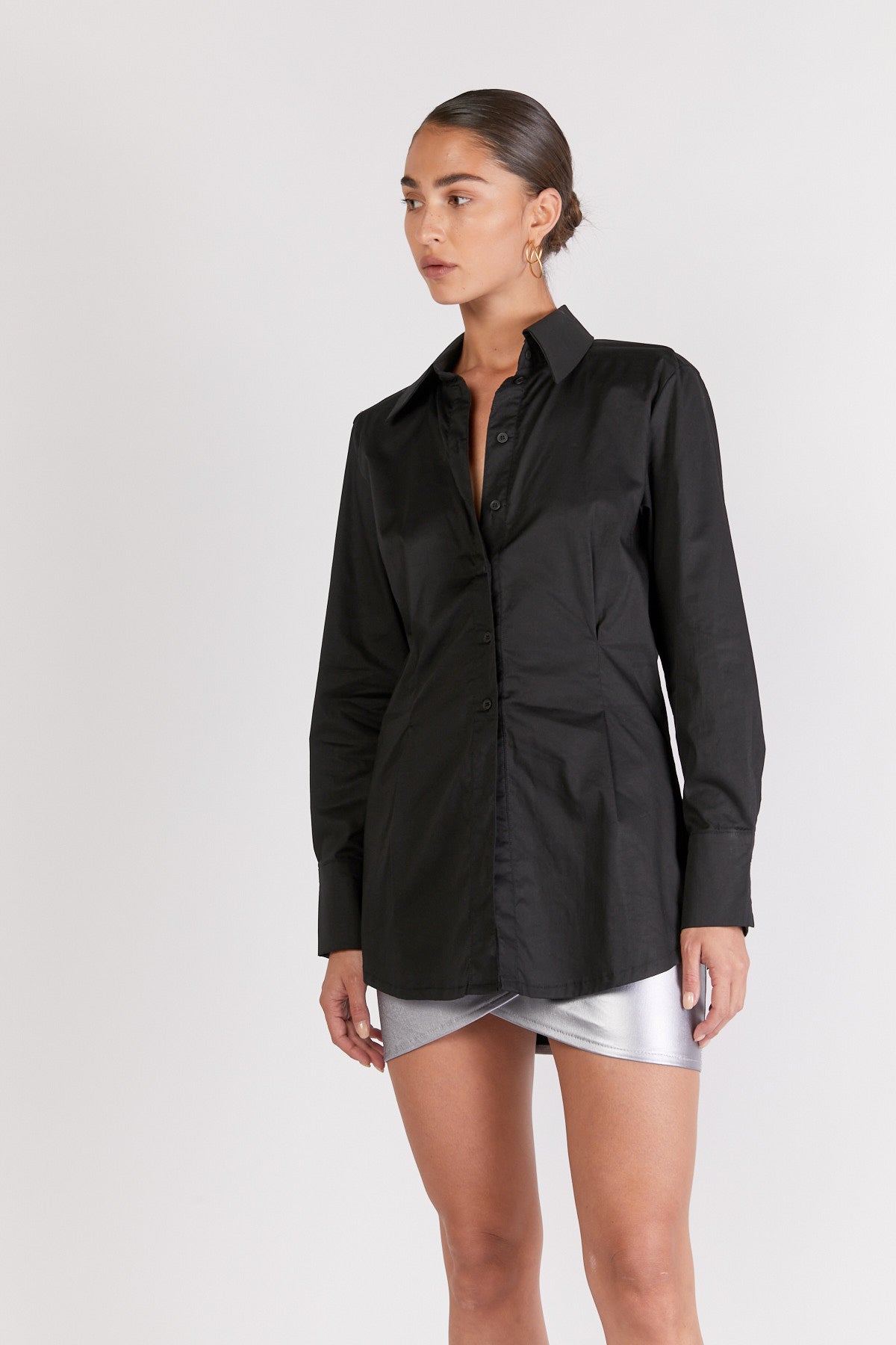 חצאית לילי בצבע כסף