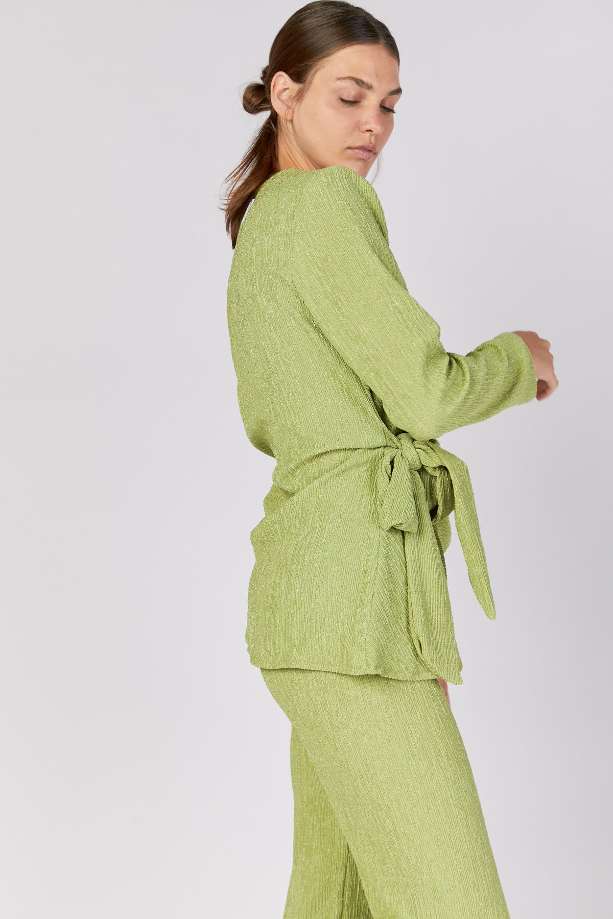 חולצת מעטפת אבו דאבי בצבע ירוק