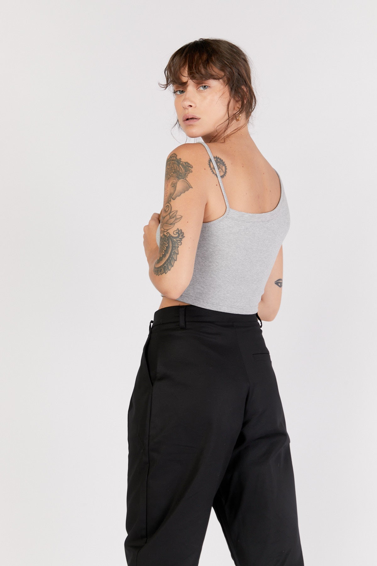 גופיית נומרו 15 בצבע אפור