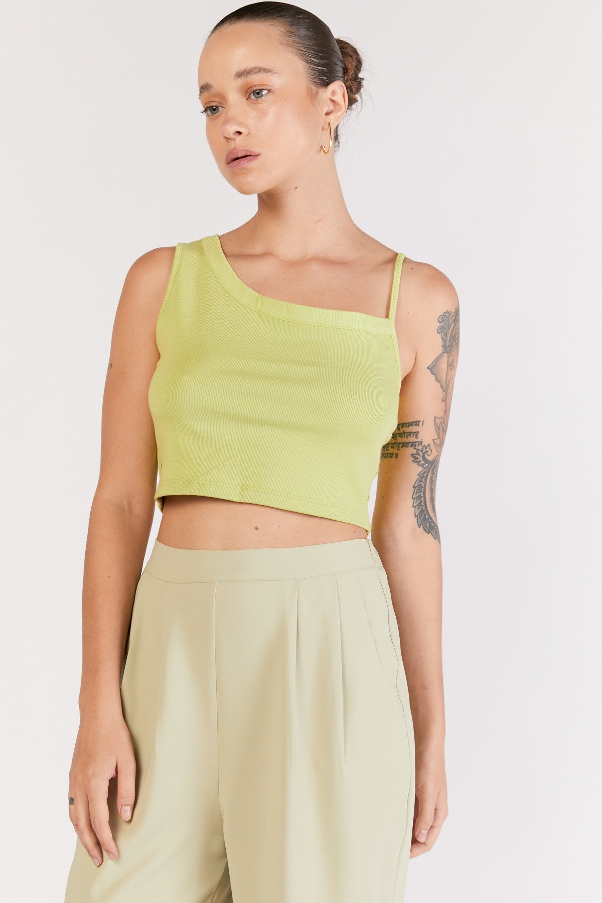 גופיית נומרו 15 בצבע ירוק