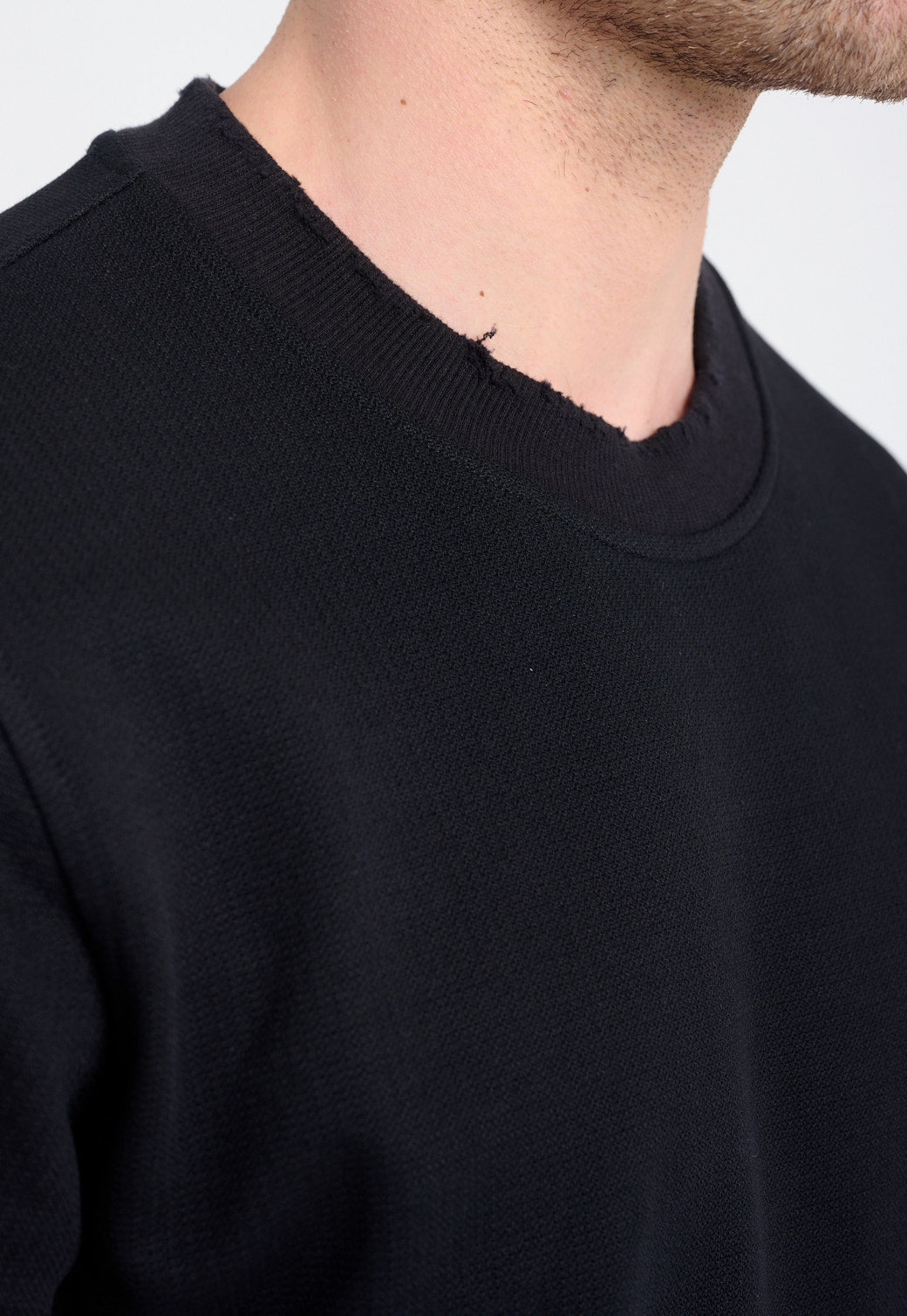 טי שירט GATA עם הדפס בגב בצבע שחור