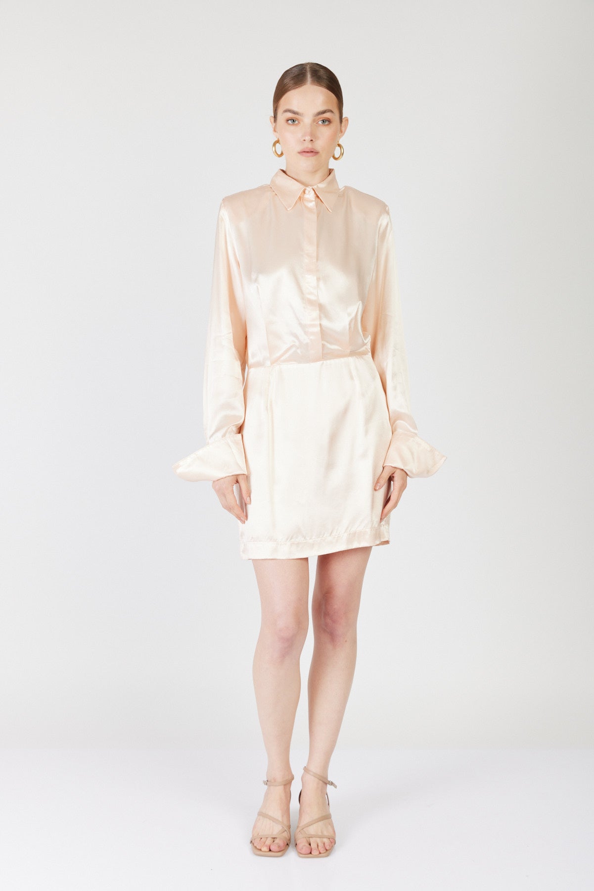 שמלת מיני נרה בצבע ניוד