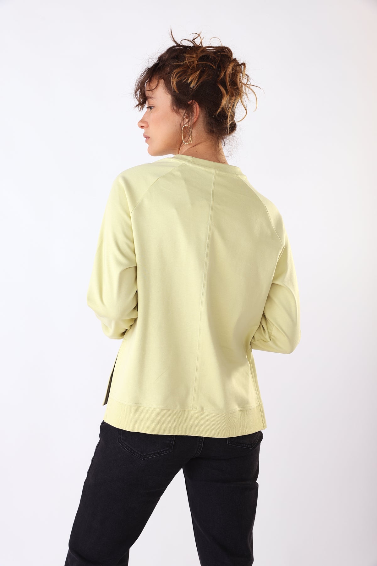 סווטשירט נומרו 10 בצבע ירוק