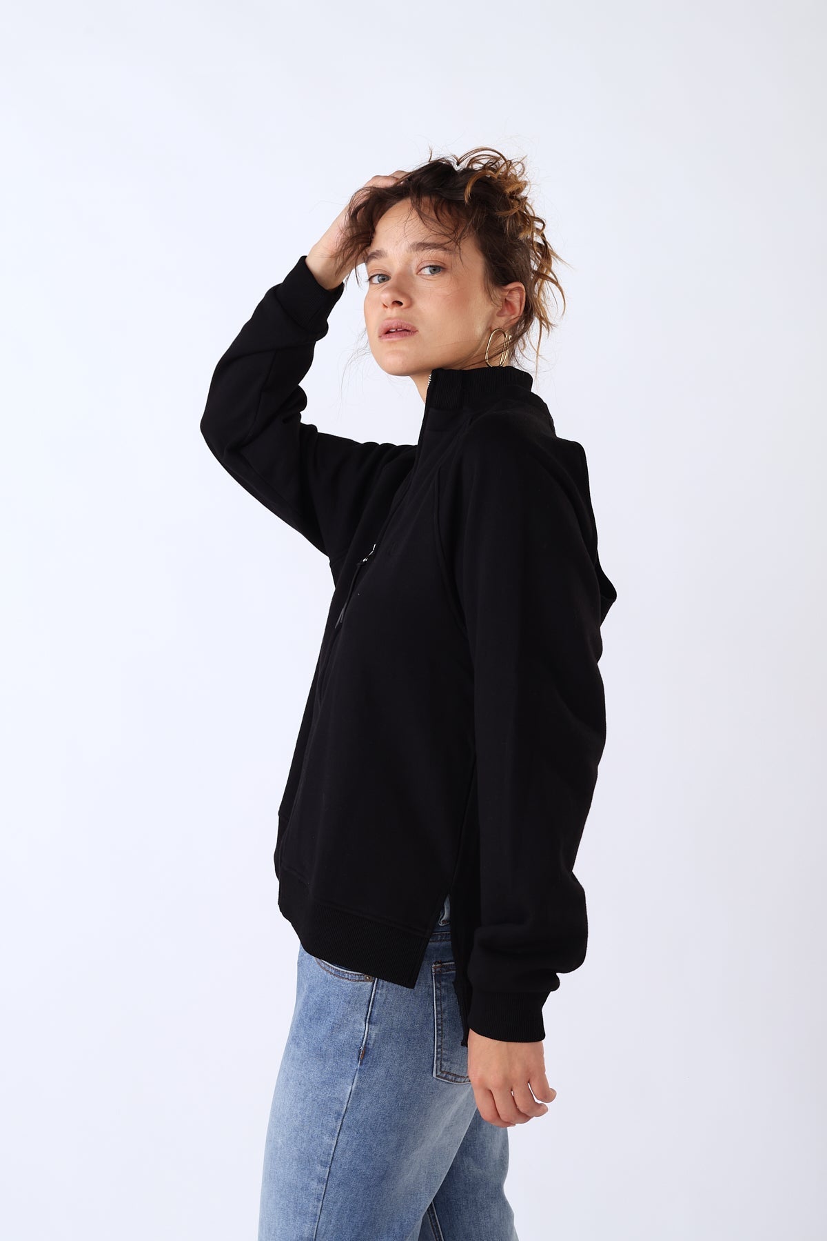 סווטשירט נומרו 12 בצבע שחור