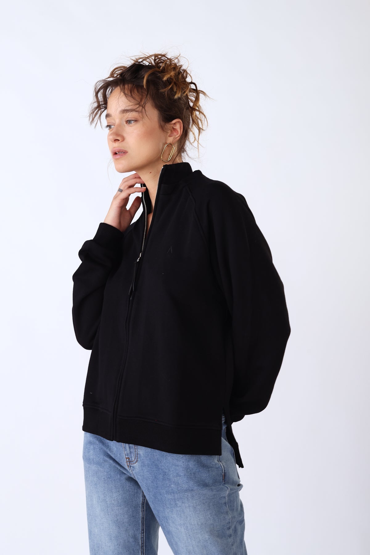 סווטשירט נומרו 12 בצבע שחור