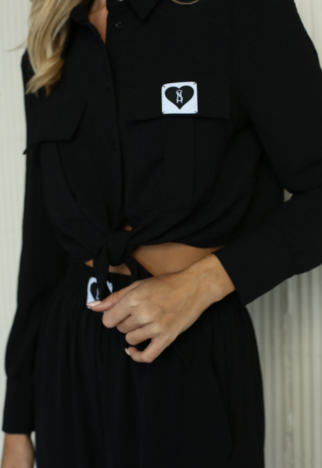 חולצה מכופתרת עם קשר Lucca נשים - Steve Madden