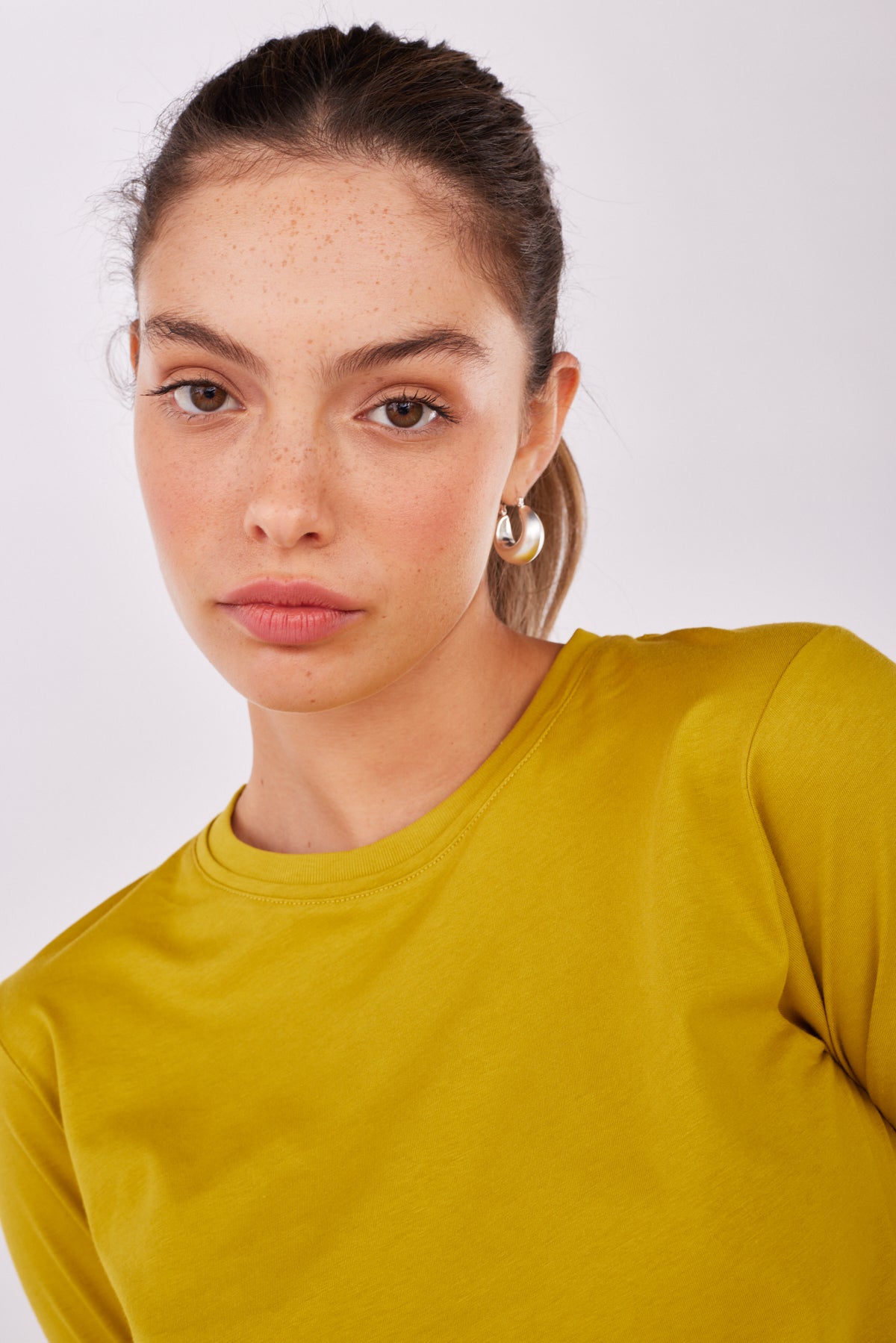 חולצה נומרו 2 בצבע חרדל