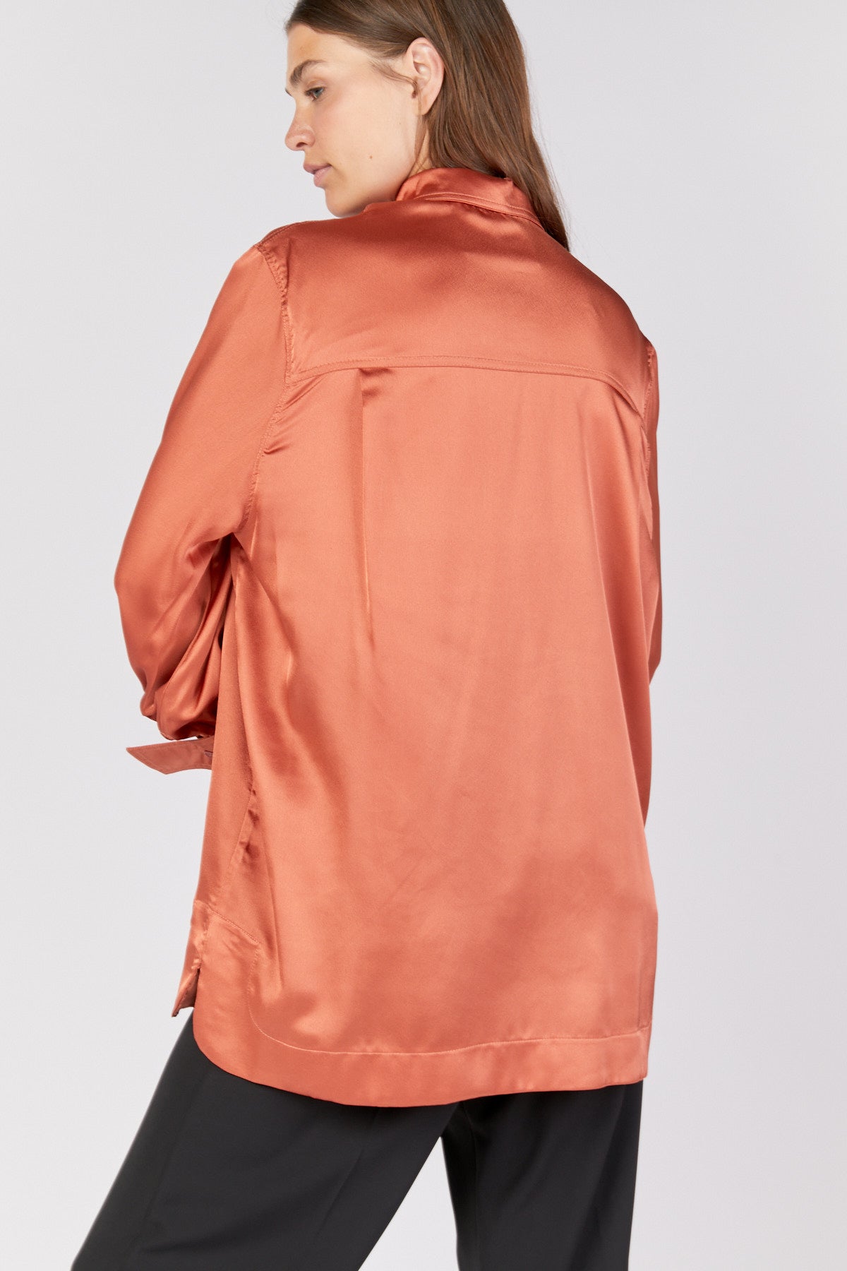 חולצת וילה בצבע חמרה